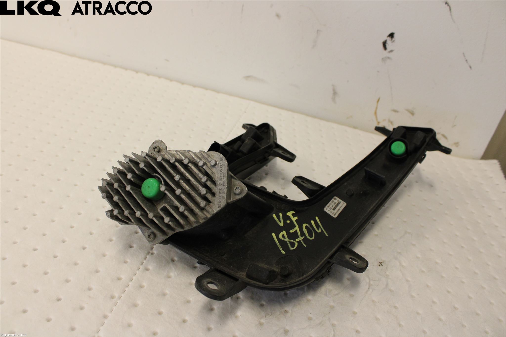 Volkswagen VW PASSAT 15-19 Dimljus-Varselljus Fram