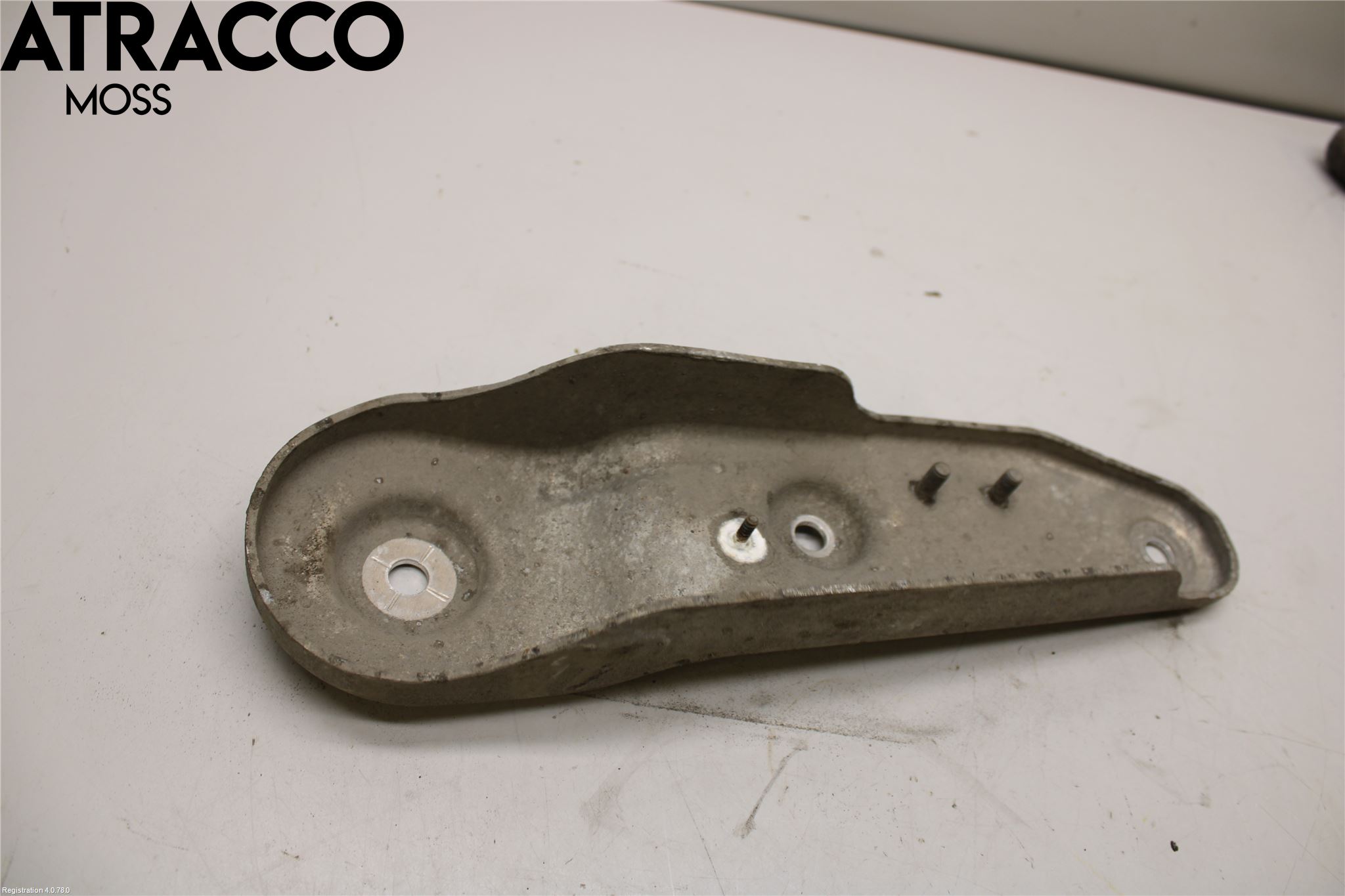 BMW 5 F10/F11/F18 09-17 Framvagn Fäste-Kudde