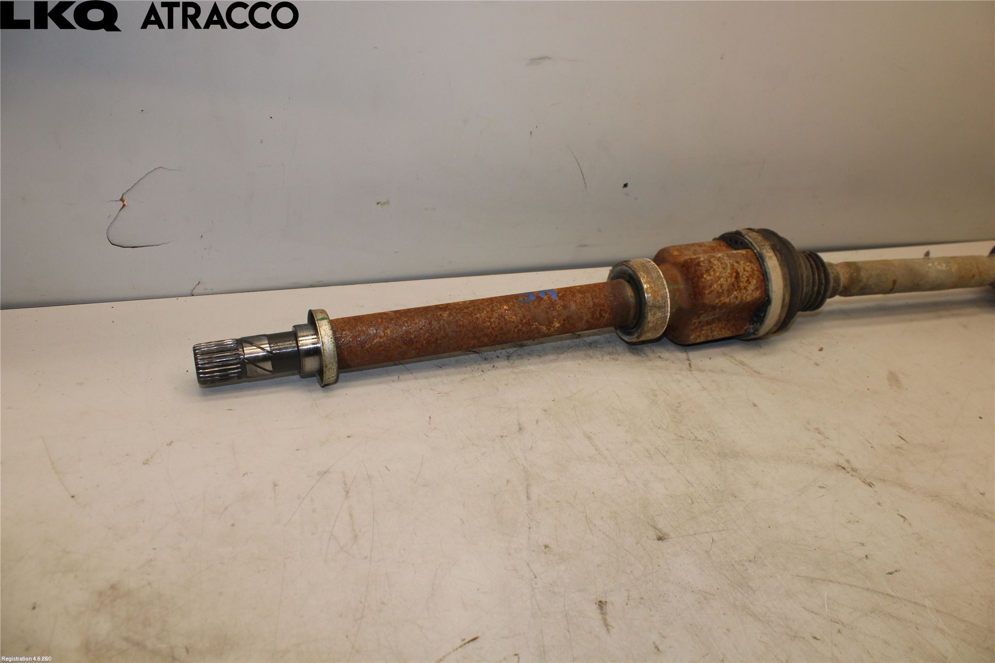 Nissan NV250 20-22 Drivaxel Fram Höger