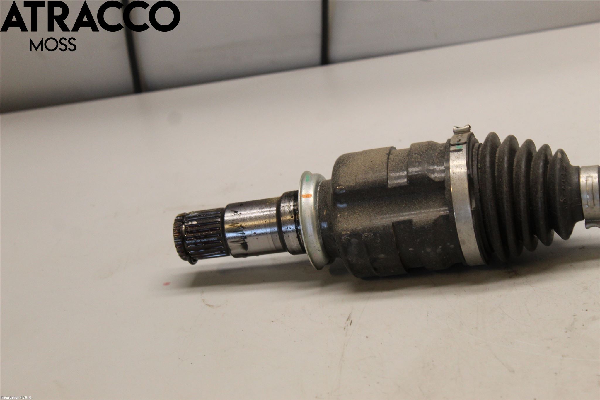 Toyota C-HR 16-23 Drivaxel Fram Höger