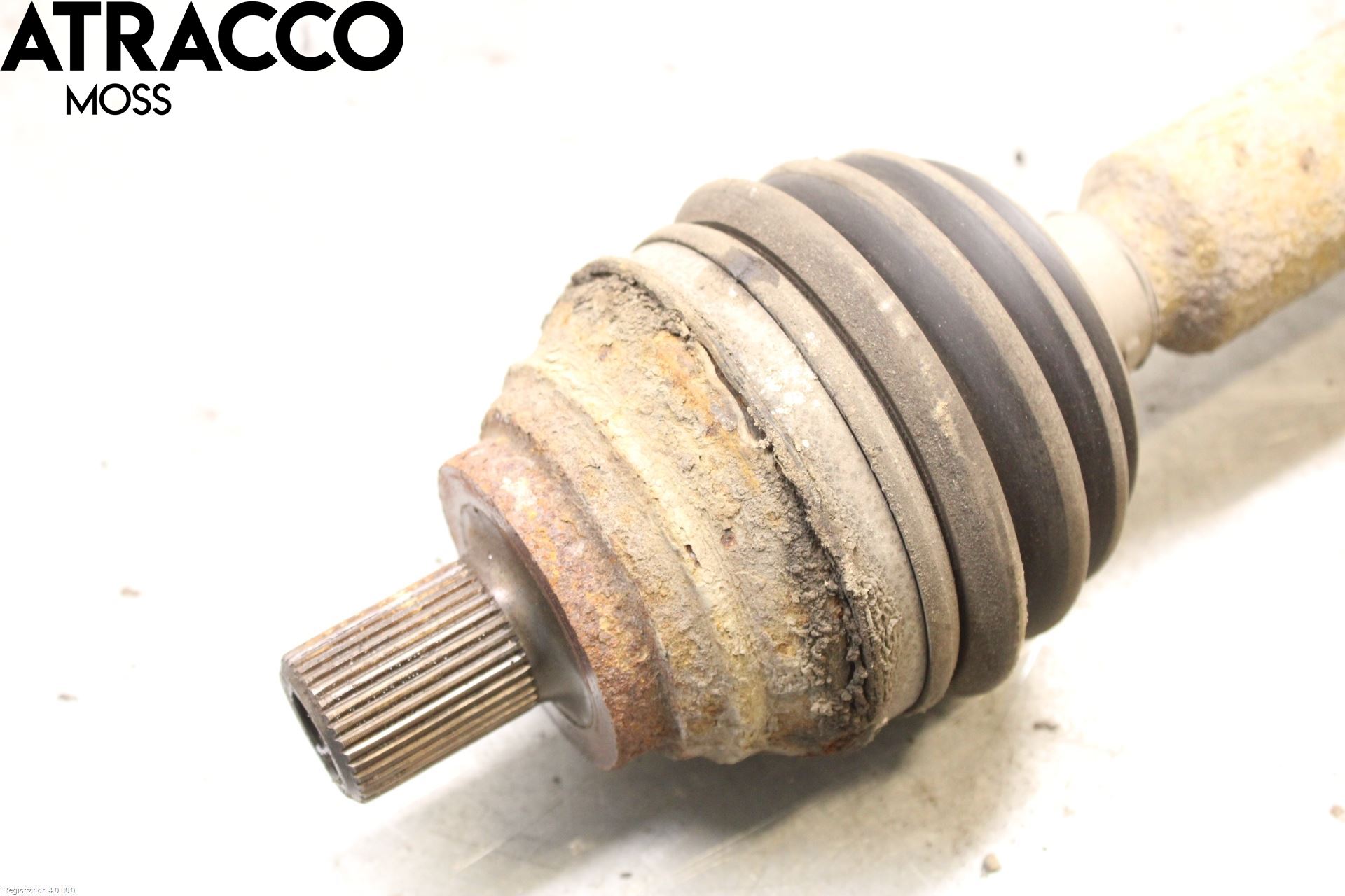 Volkswagen VW CADDY      04-10 Drivaxel Fram Höger