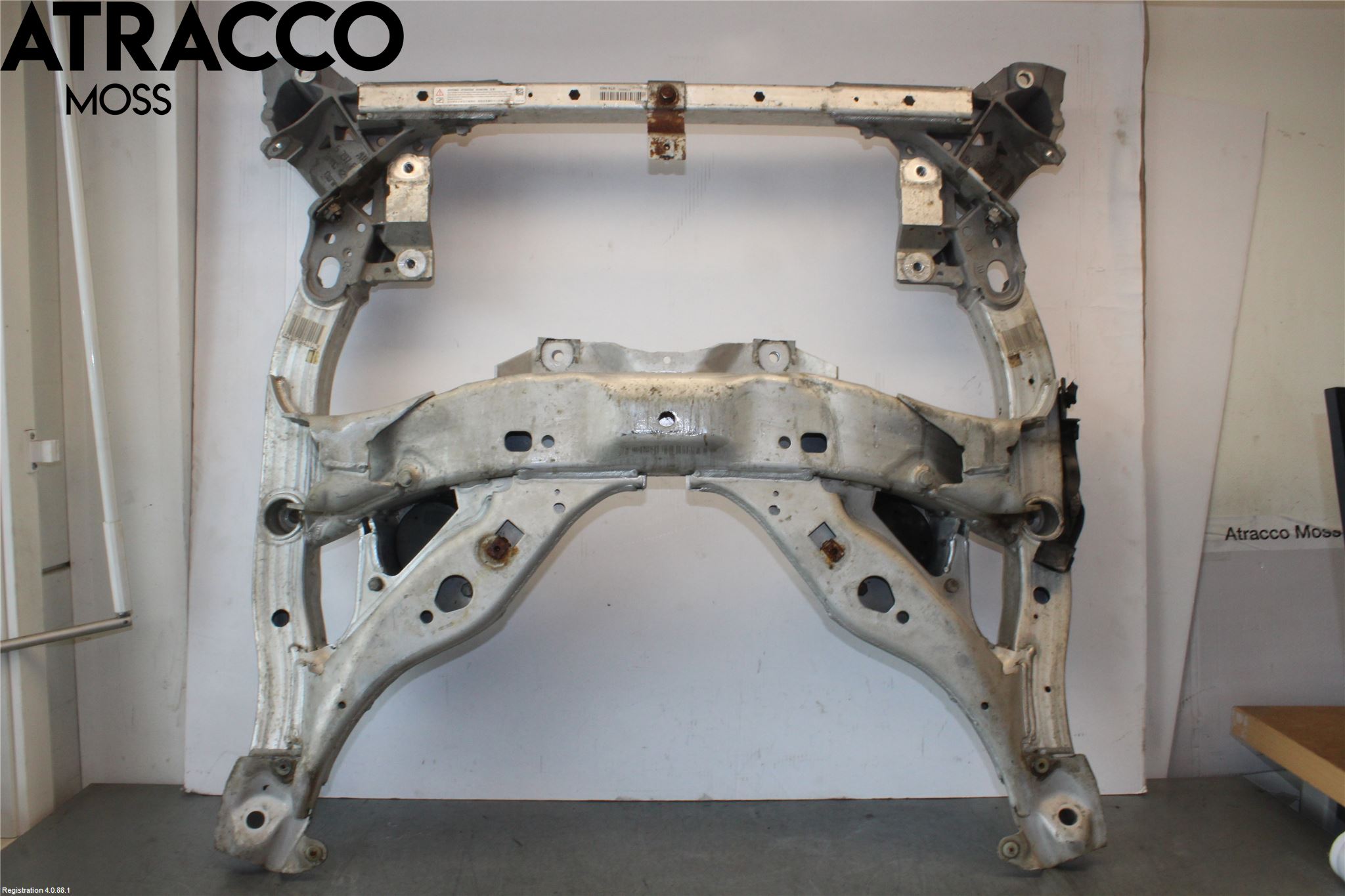 BMW 5 F10/F11/F18 09-17 Framvagn Fäste-Kudde