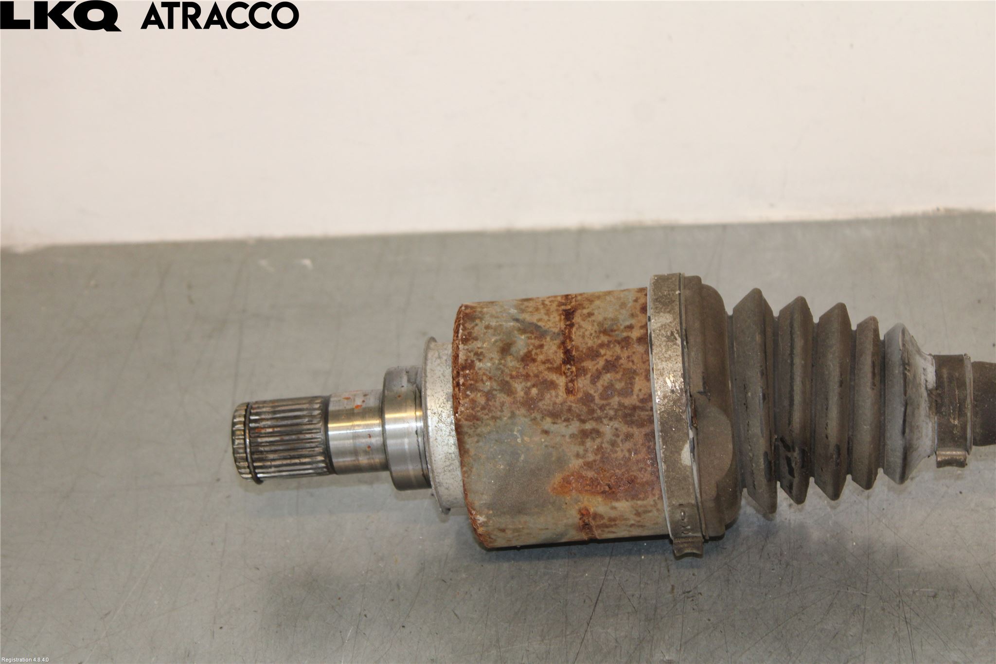 MG ZS EV 20- Drivaxel Fram Vänster