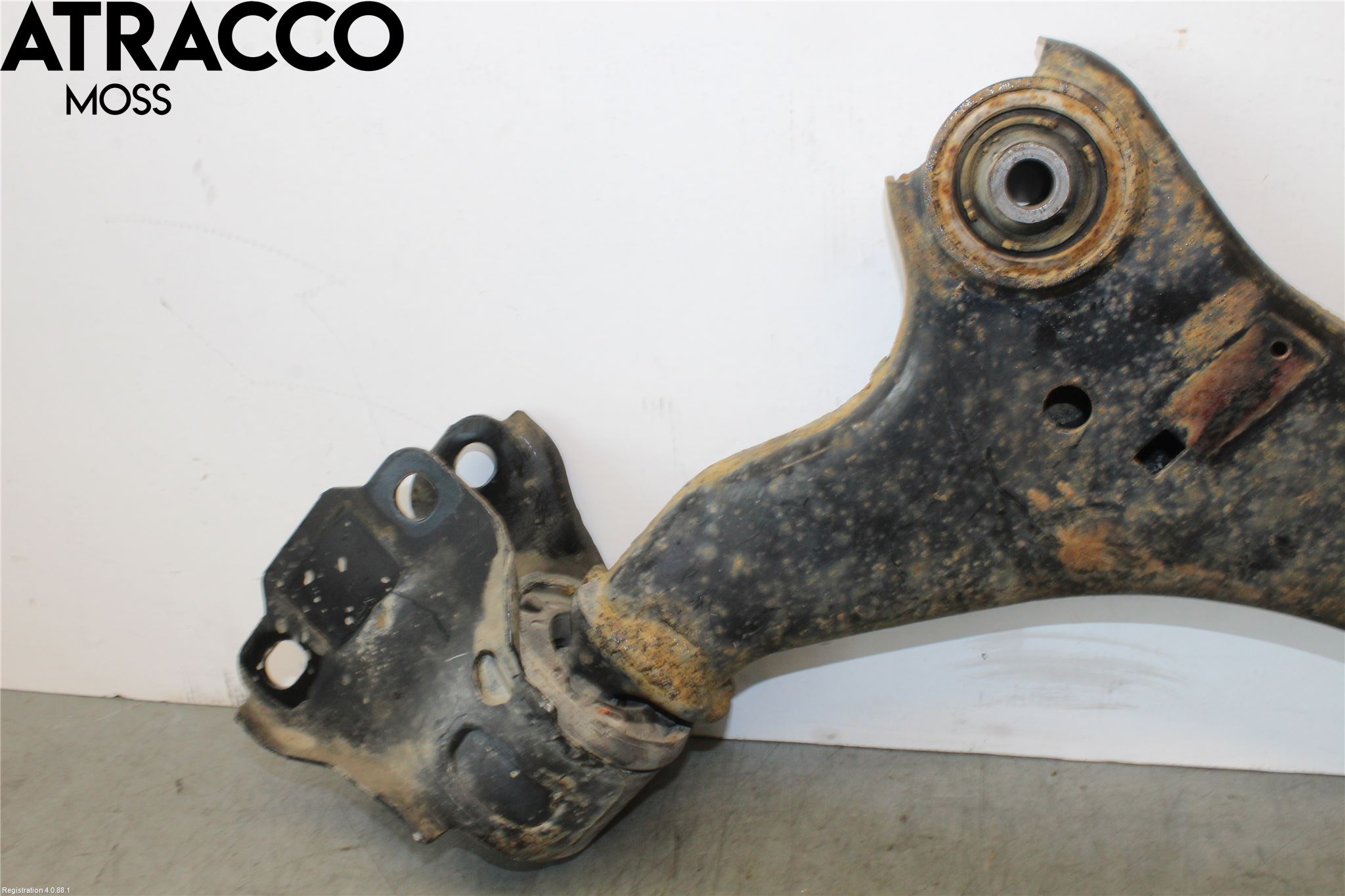 Volvo XC60 09-13 Bärarm Fram Undre Hö