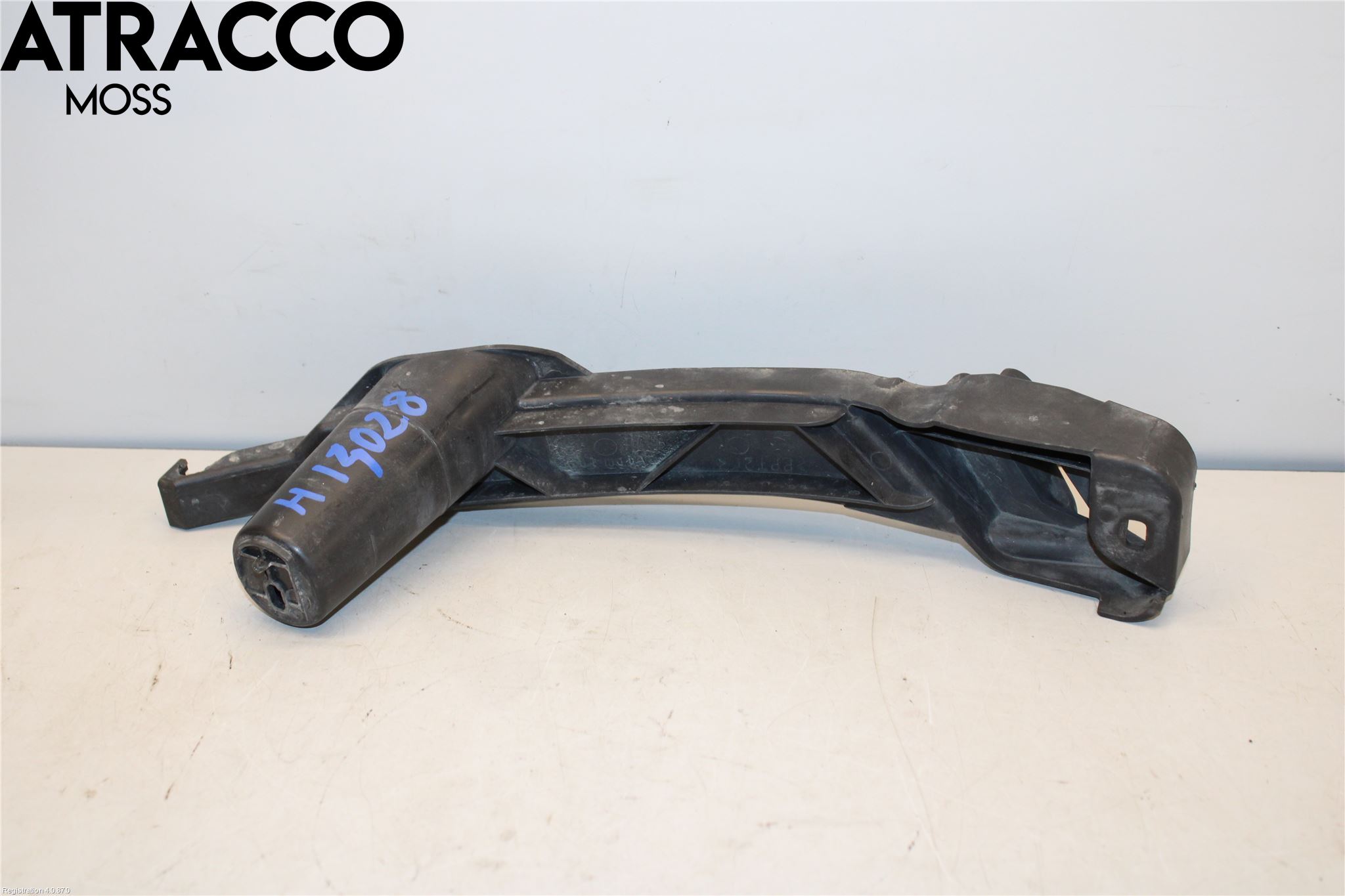 Volkswagen VW GOLF V 04-09 Stötfångarbärjärn Fram