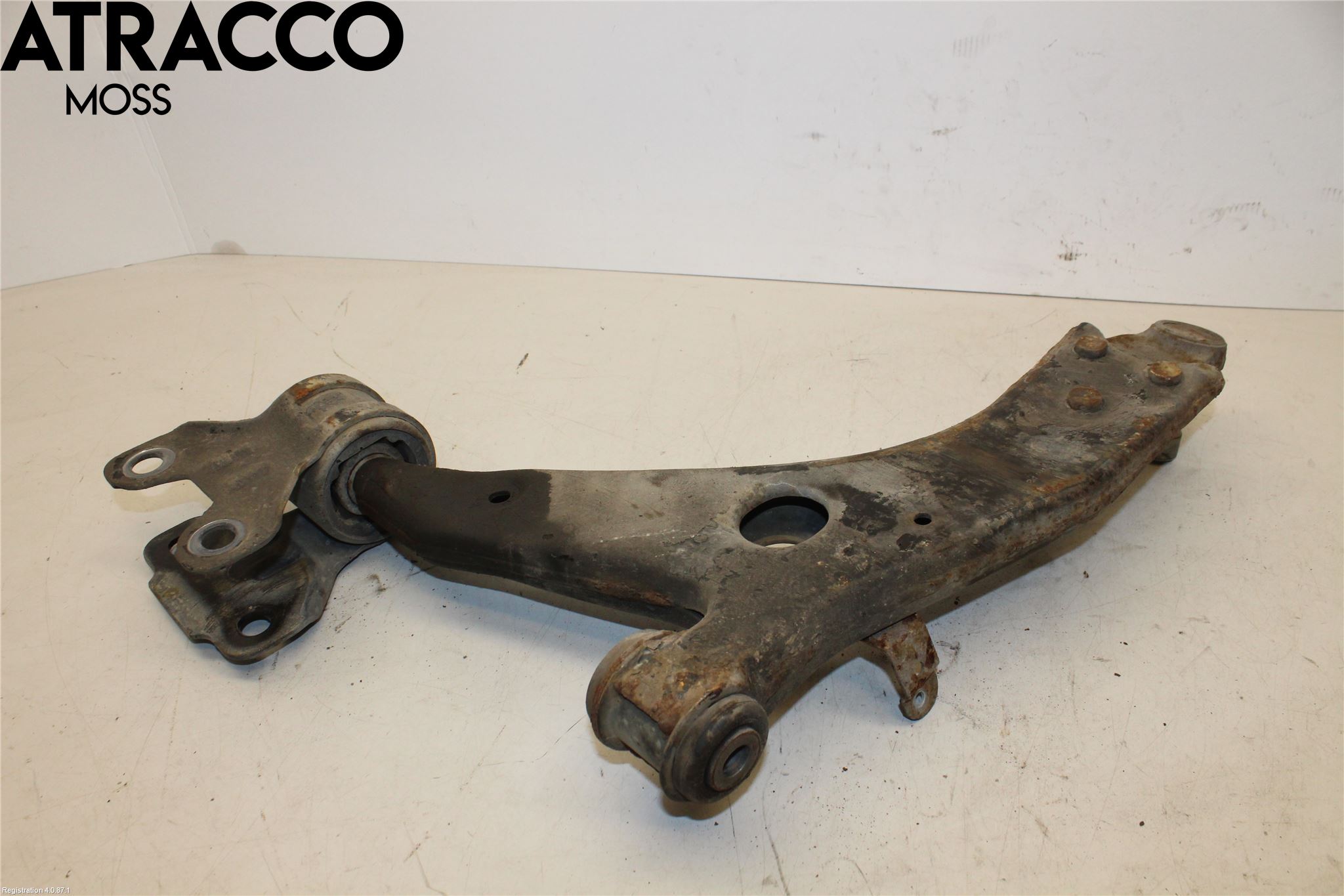 Volvo V40 12-19 Bärarm Fram Undre Hö