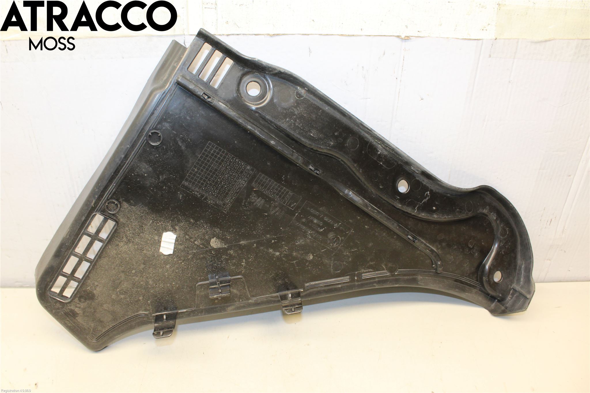 BMW 5 F10/F11/F18 09-17 Torpedplåt-Torpedplast