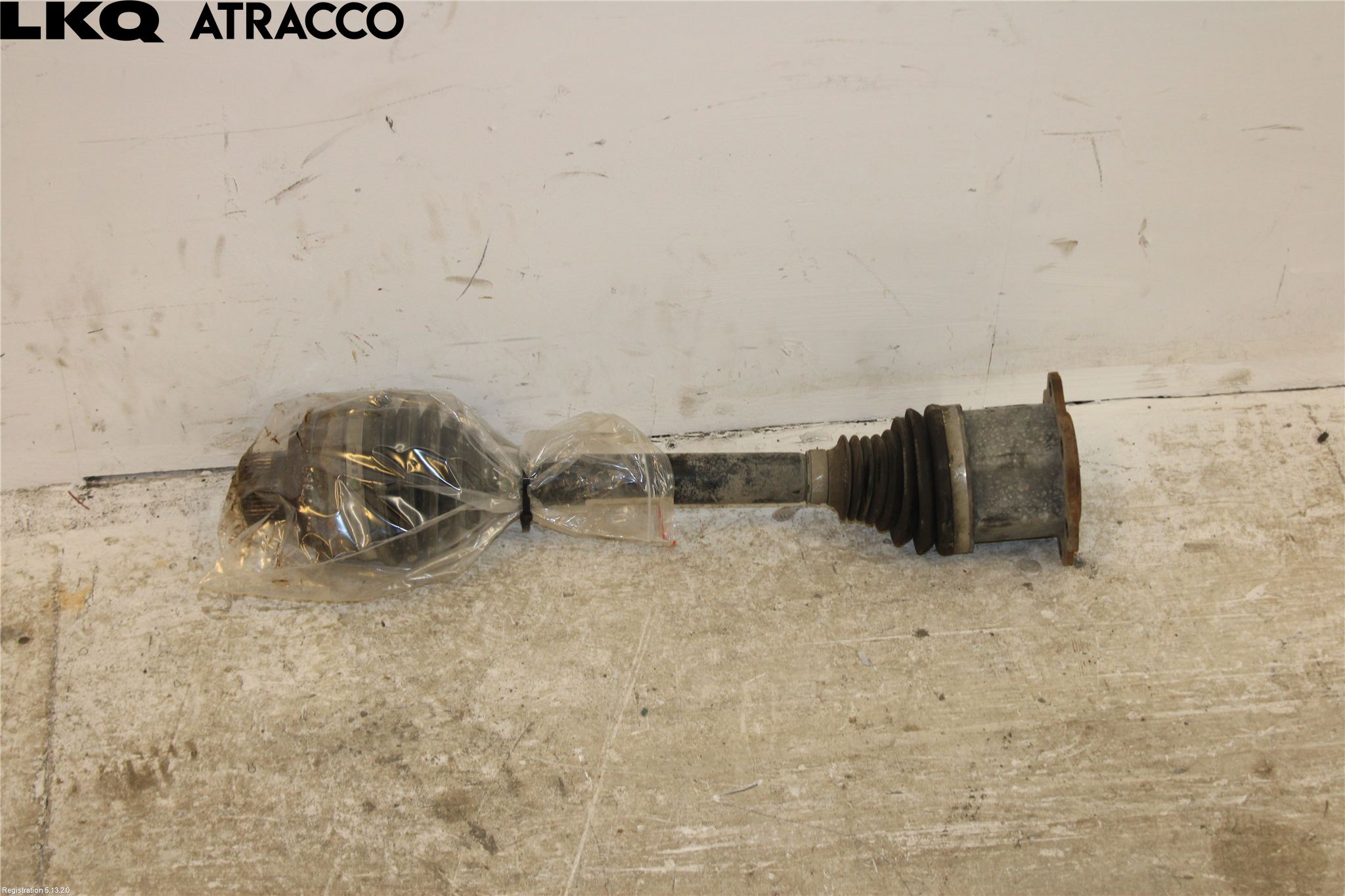 Porsche CAYENNE 03- Drivaxel Fram Höger
