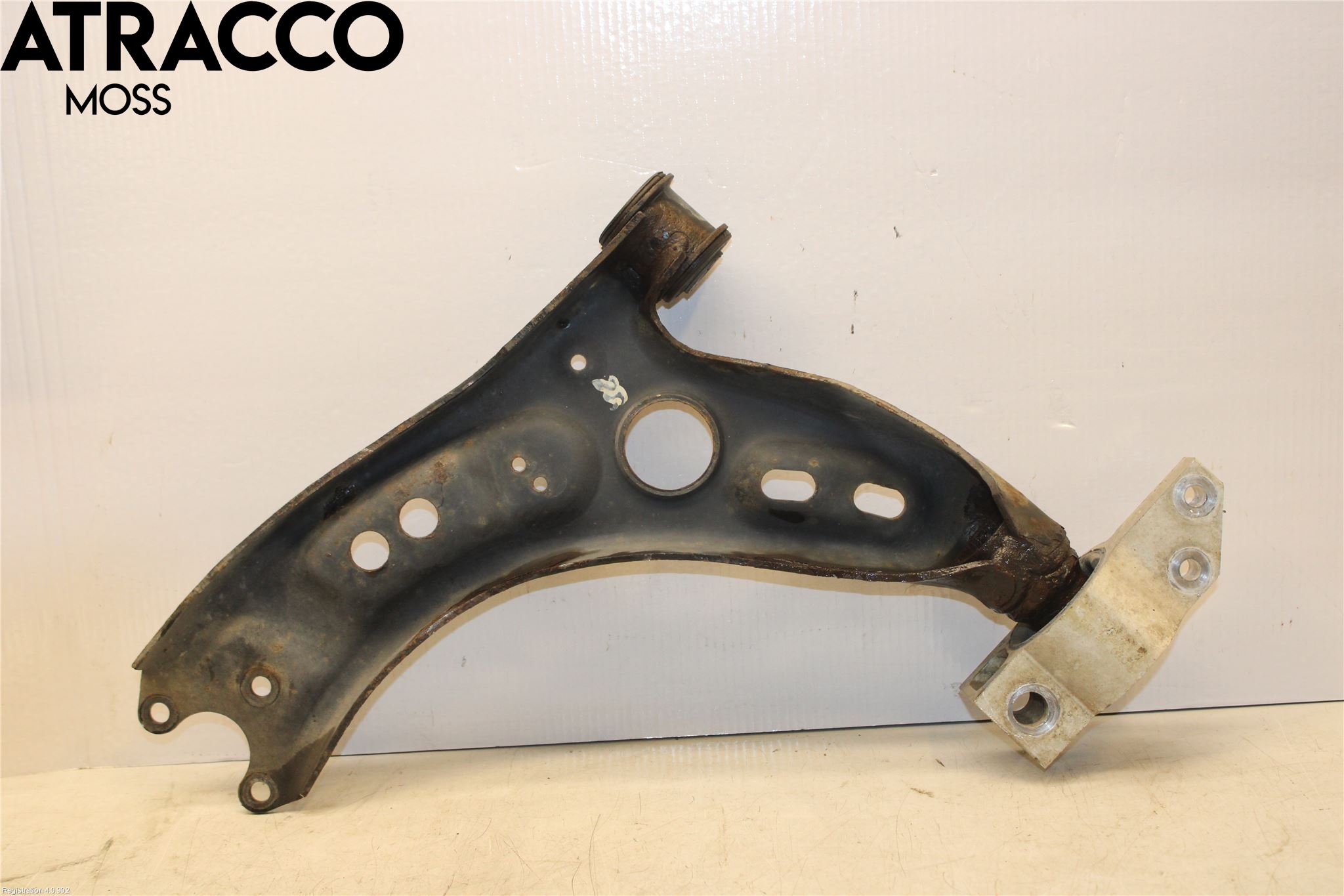 Volkswagen VW GOLF VI 09-13 Bärarm Fram Undre Hö
