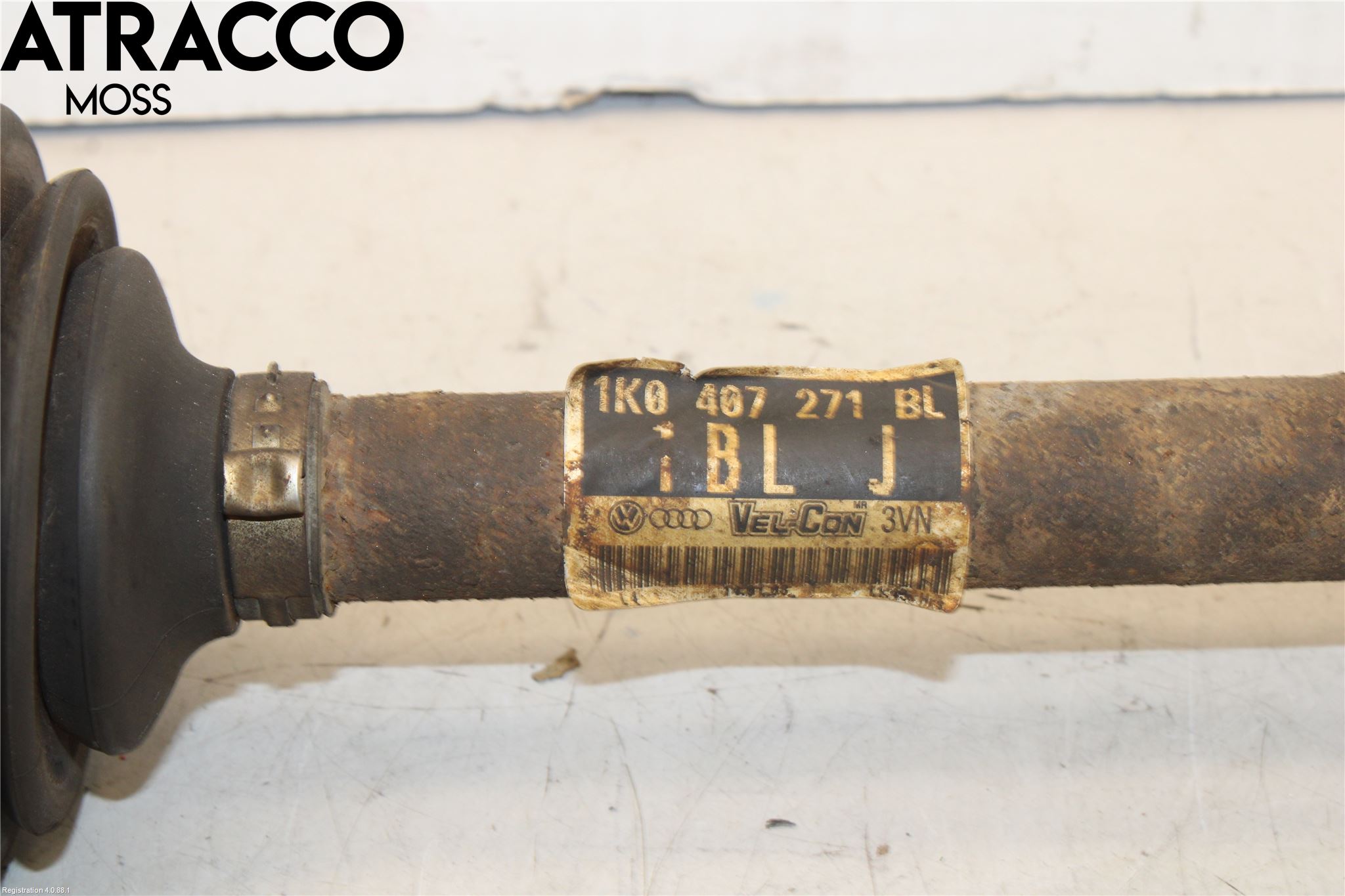 Volkswagen VW GOLF V 04-09 Drivaxel Fram Vänster