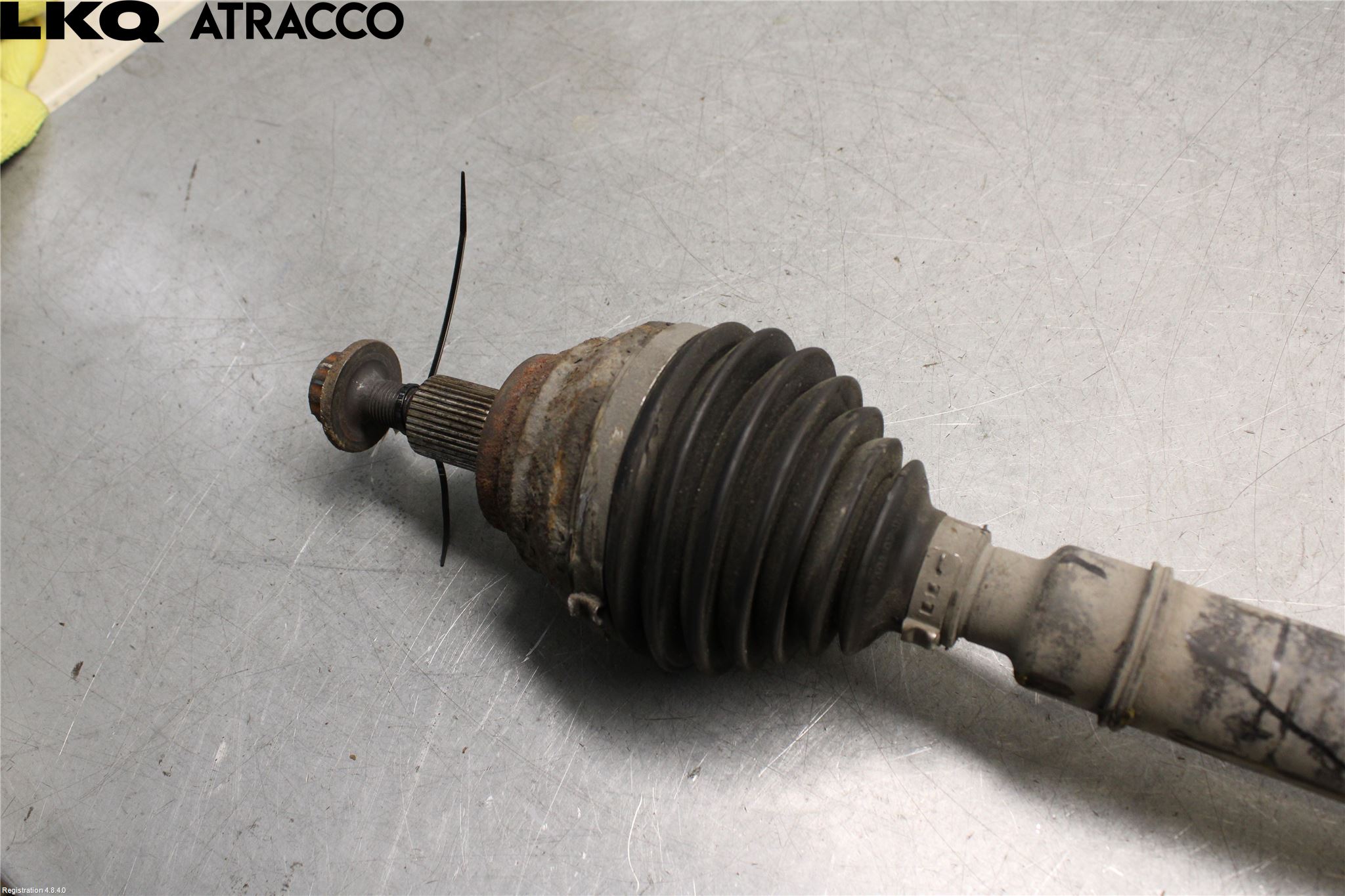 Volkswagen VW PASSAT 15-19 Drivaxel Fram Höger