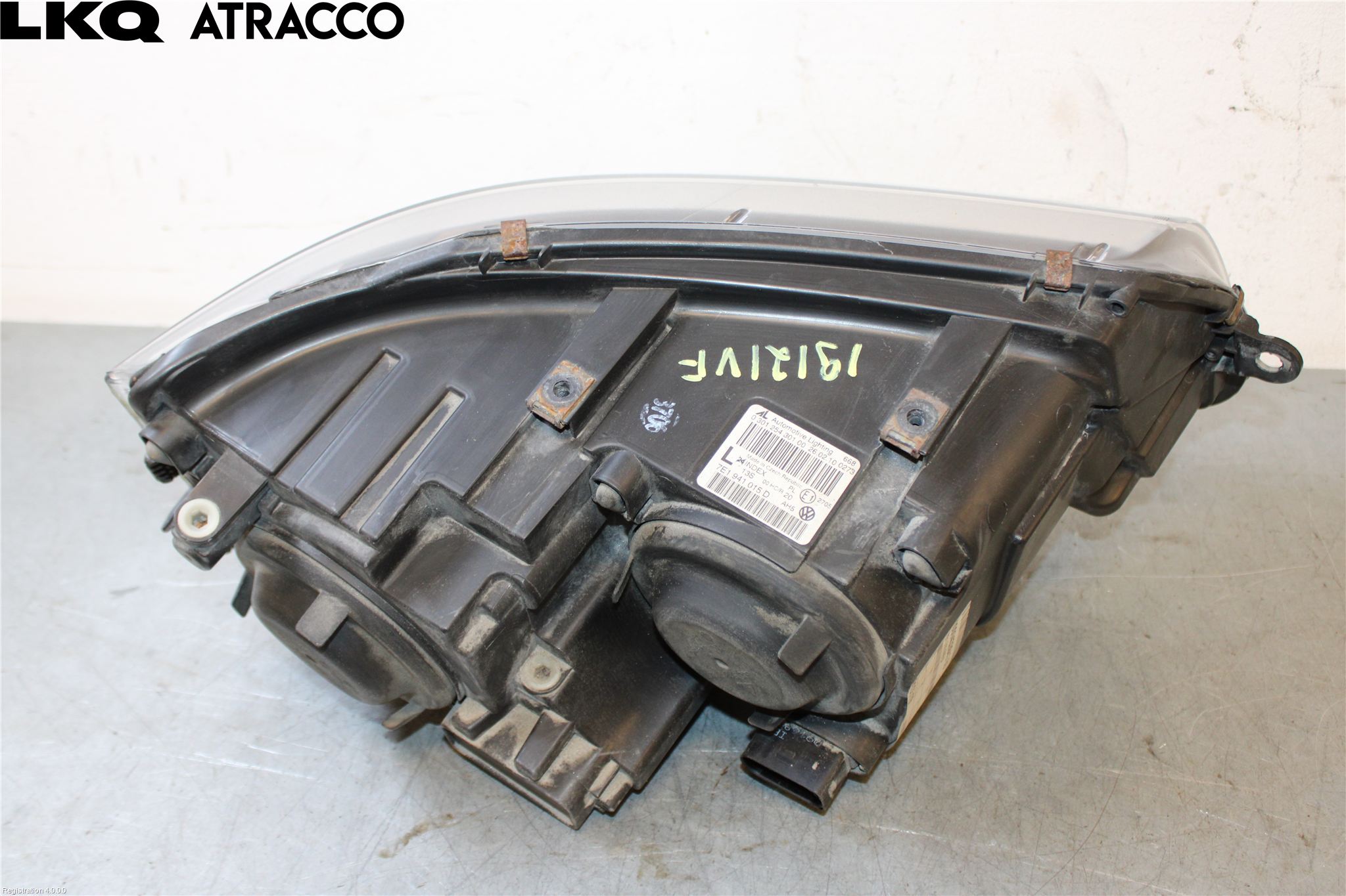 Volkswagen VW TRANSP/CARAVELLE (T5) 04-15 Strålkastare Vänster