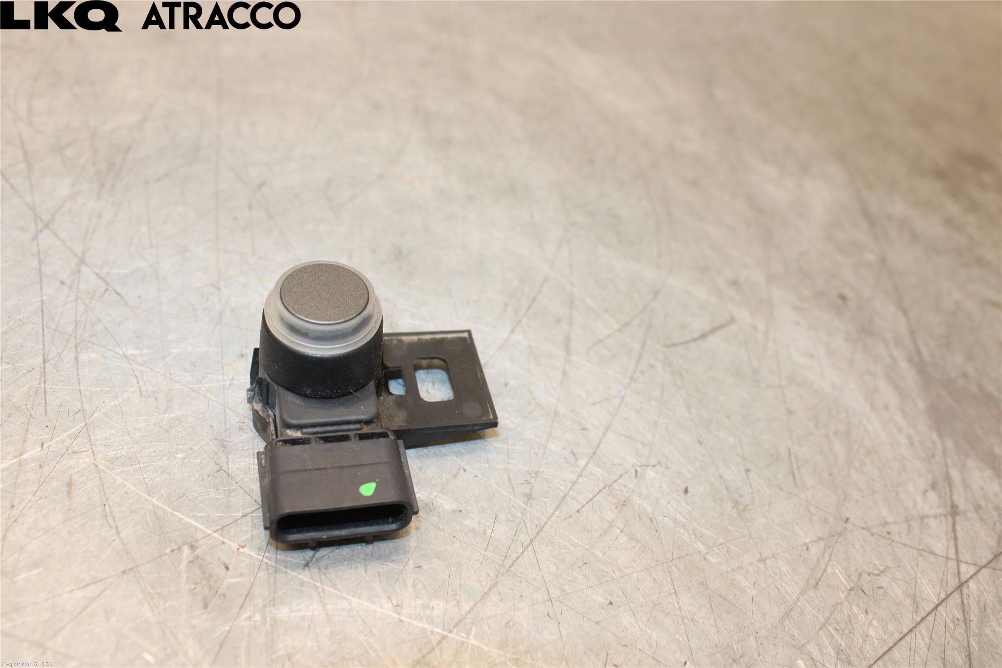 Honda CR-V 13-18 Parkeringshjälp Frontsensor