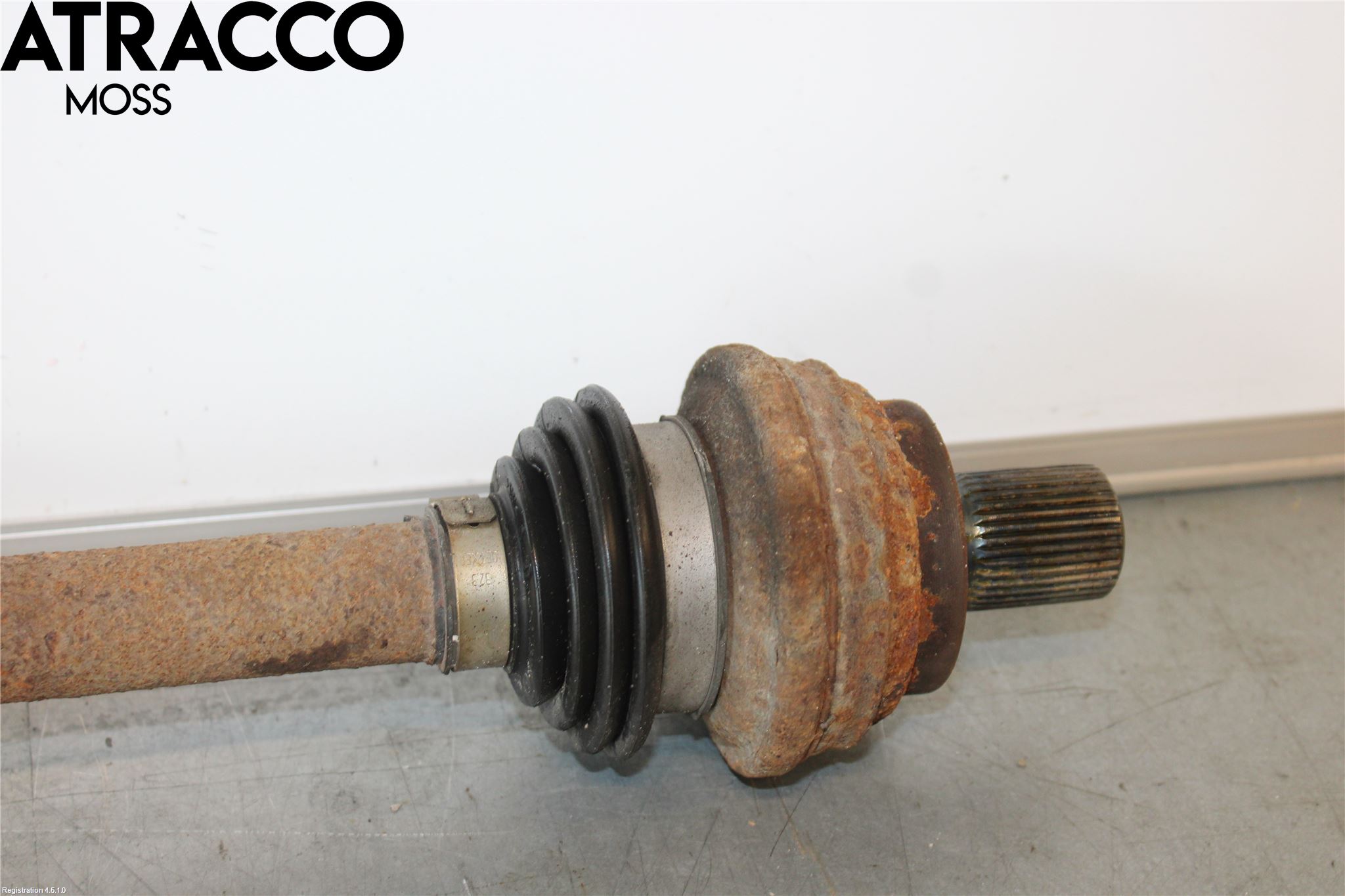 Skoda SUPERB 16-24 Drivaxel Bak Höger