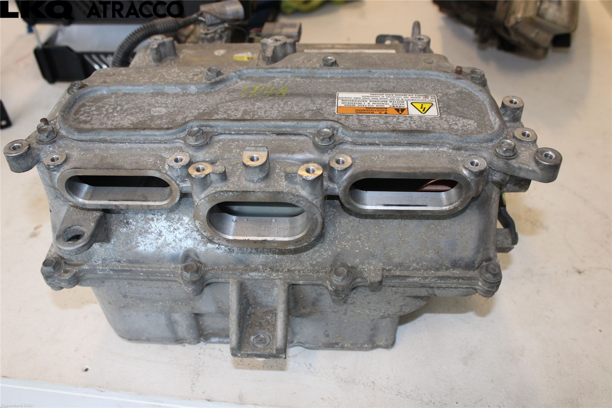 Mitsubishi OUTLANDER 13-21 Hybridconverter