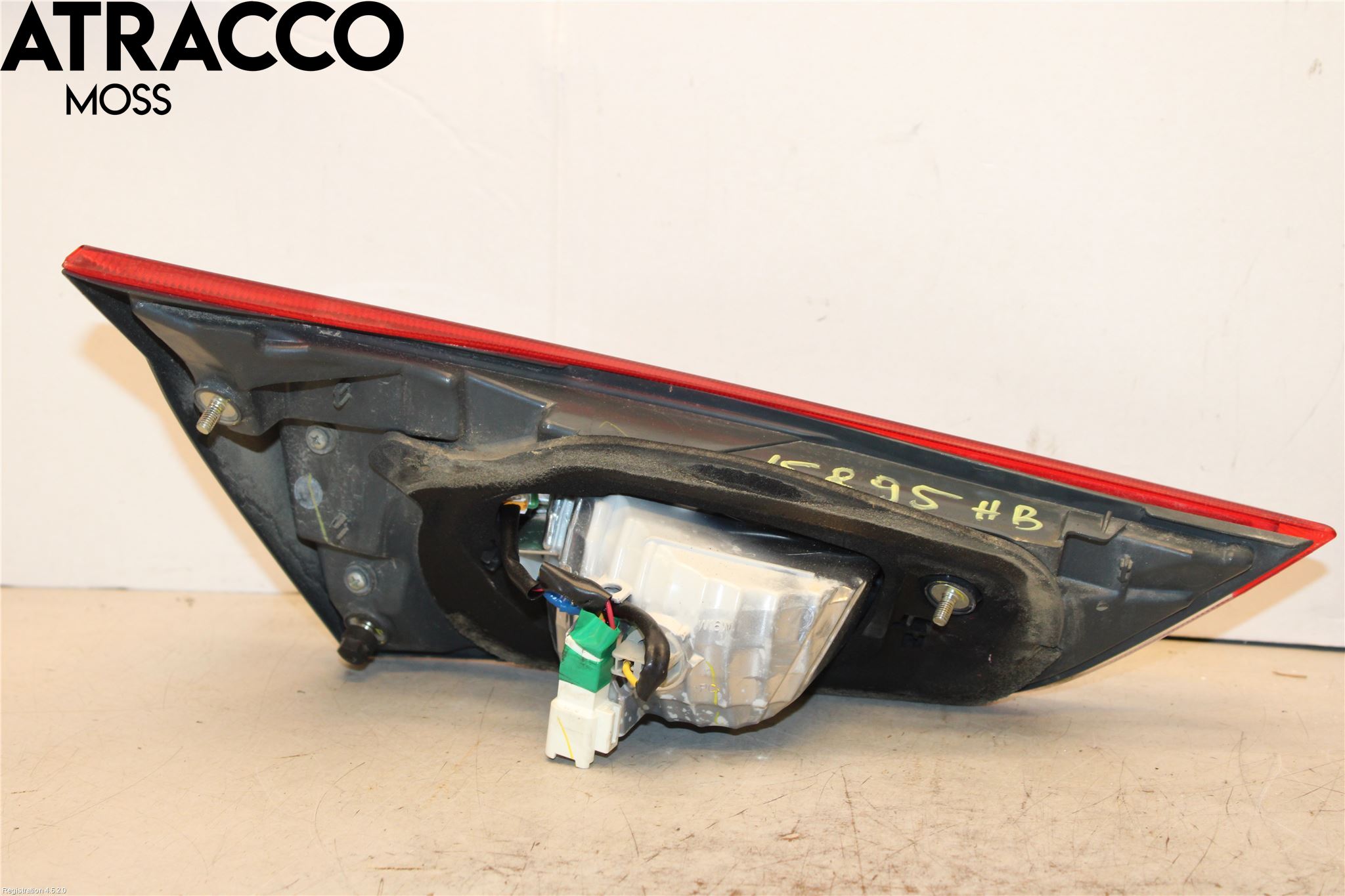 Toyota AURIS 13-19 Bakljus Lucka Hö