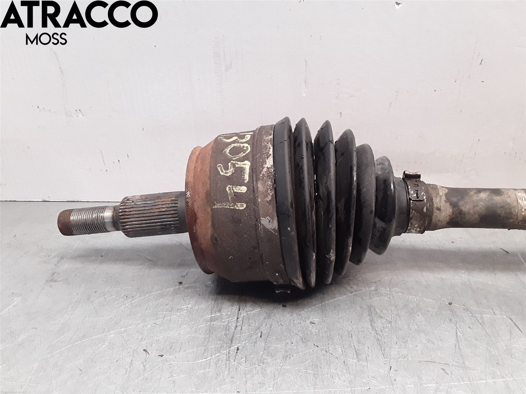 Volkswagen VW TRANSP/CARAVELLE (T5) 04-15 Drivaxel Fram Höger