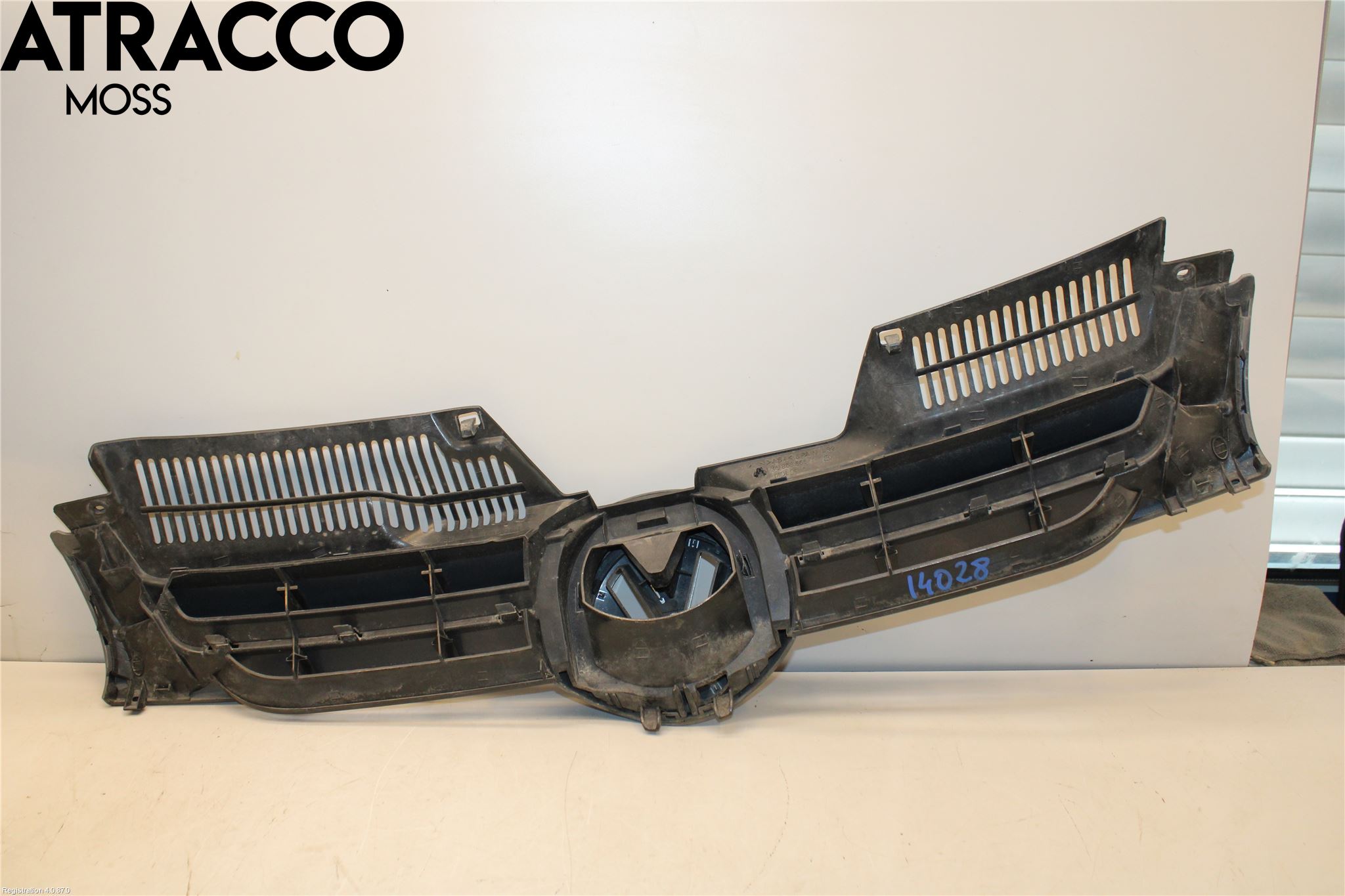 Volkswagen VW GOLF V 04-09 Grill Komp