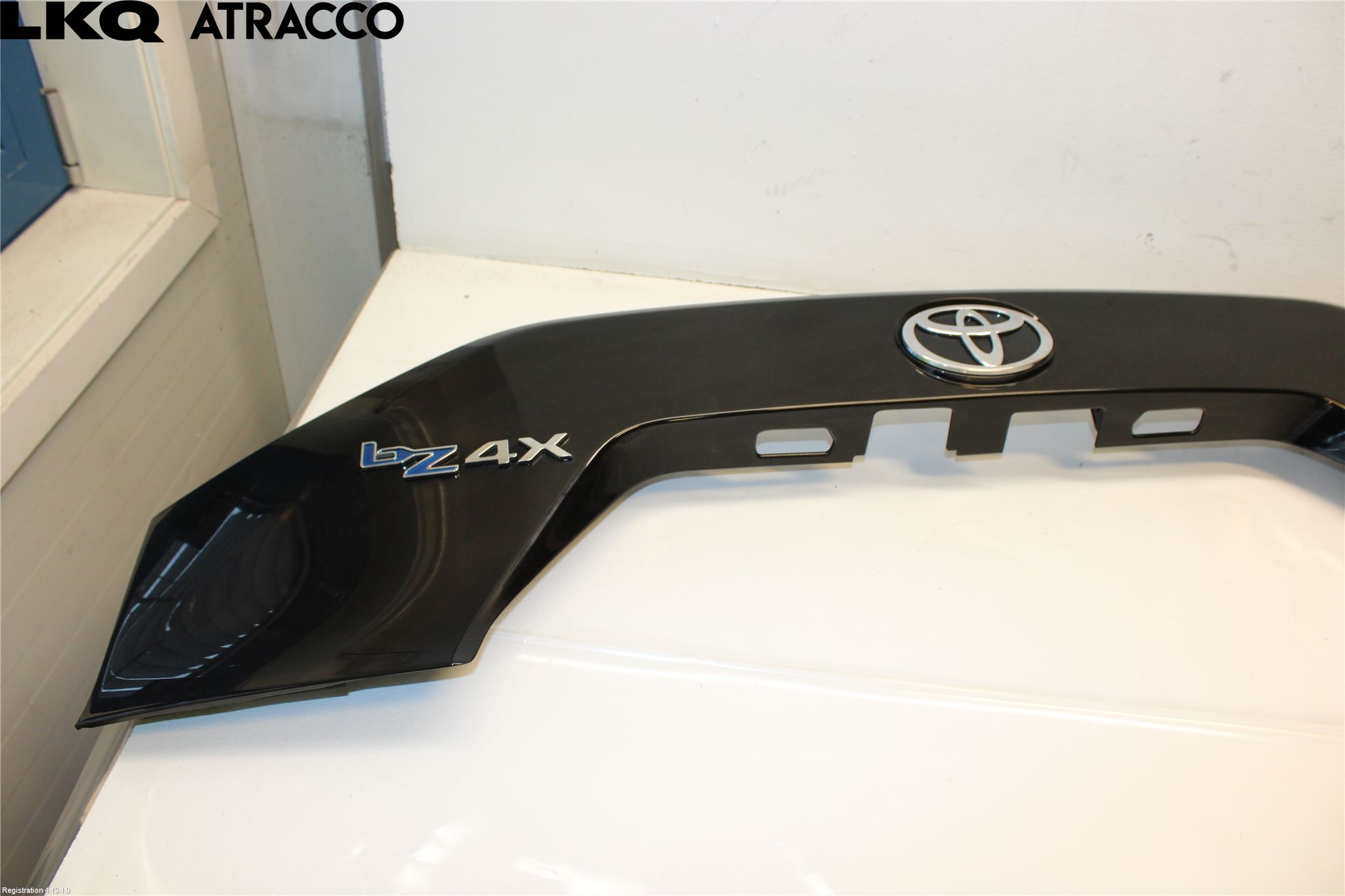 Toyota bZ4X EA10 22- Bakluckehandtag Inre