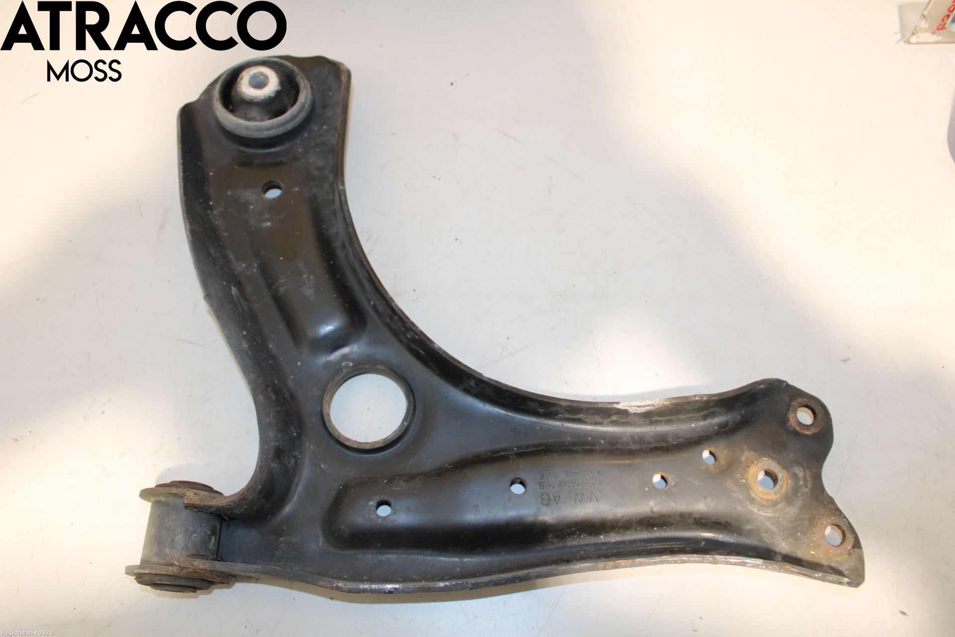 Skoda ROOMSTER Bärarm Fram Undre Hö