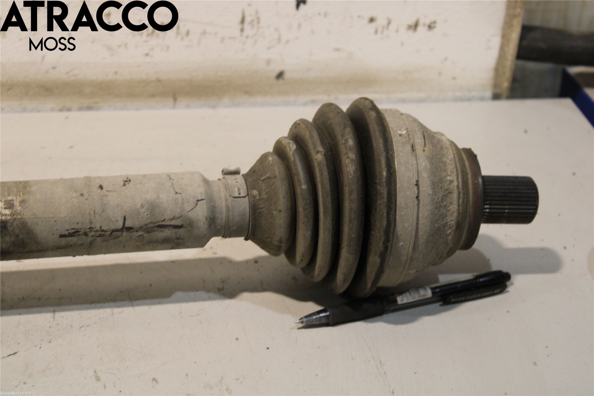 Volkswagen VW PASSAT 05-11 Drivaxel Fram Höger