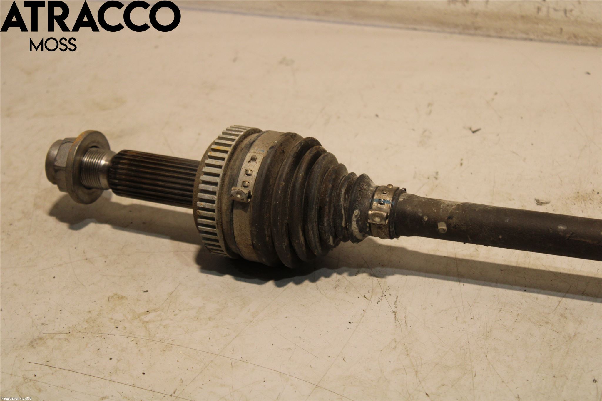 Kia SPORTAGE (QL) 16-21 Drivaxel Bak Höger