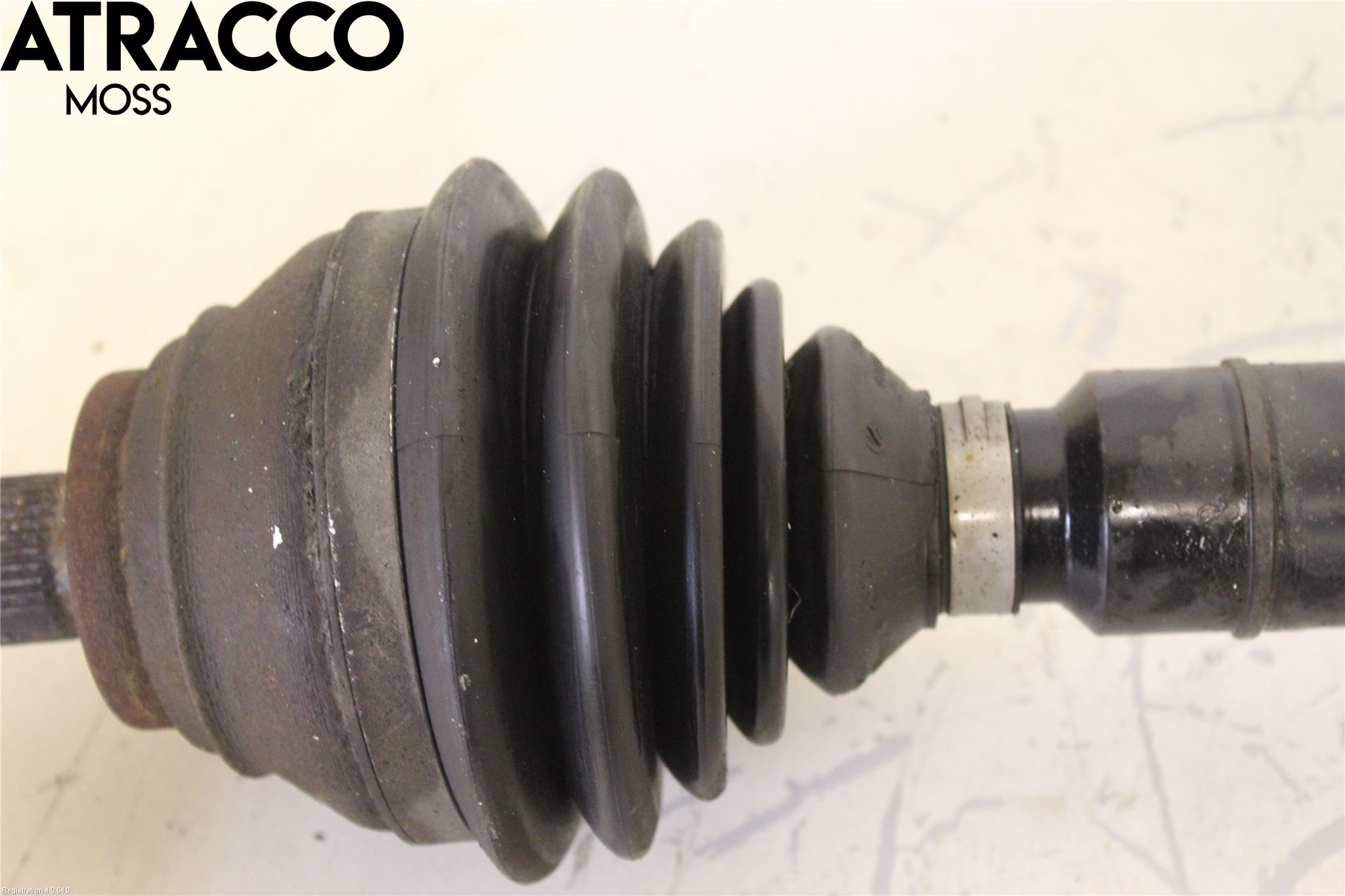 Volkswagen VW CADDY 11-15 Drivaxel Fram Höger