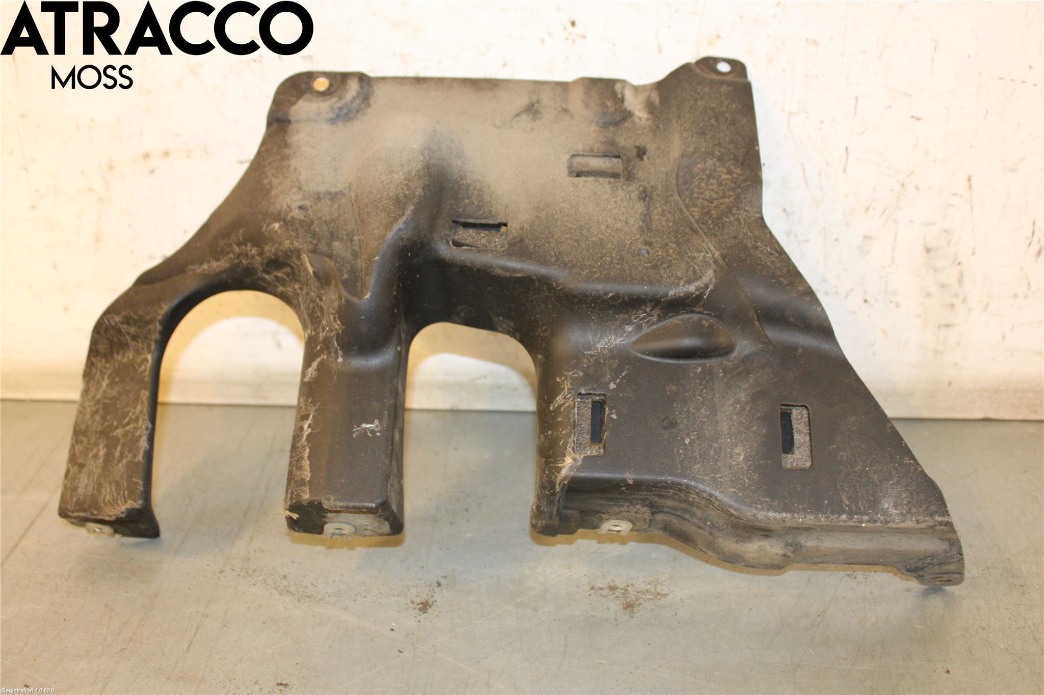 BMW 5 G30/G31/F90 17-23 Hasplåt Plåt-Plast
