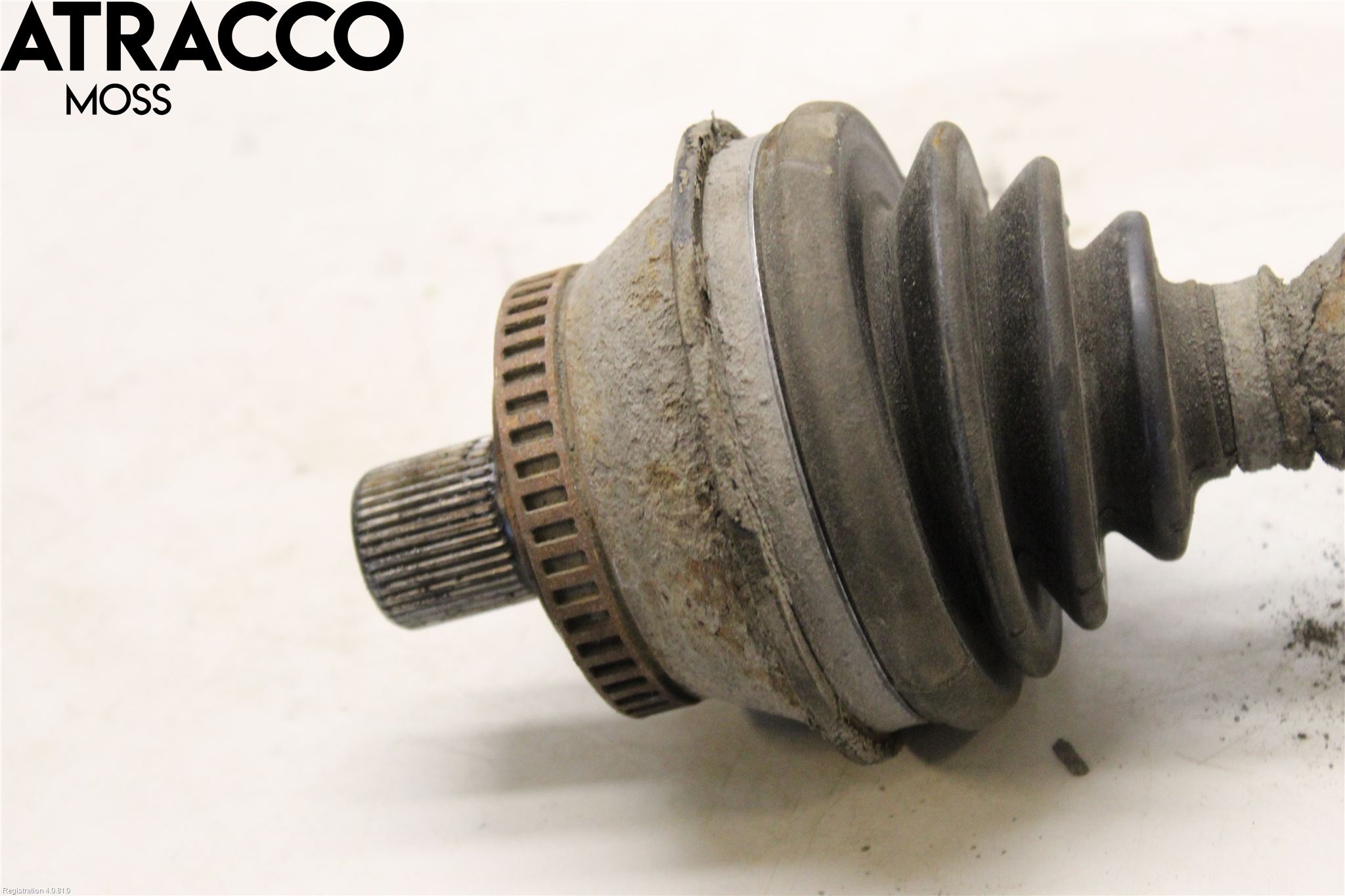 Audi A6/S6     97-05 Drivaxel Fram Vänster