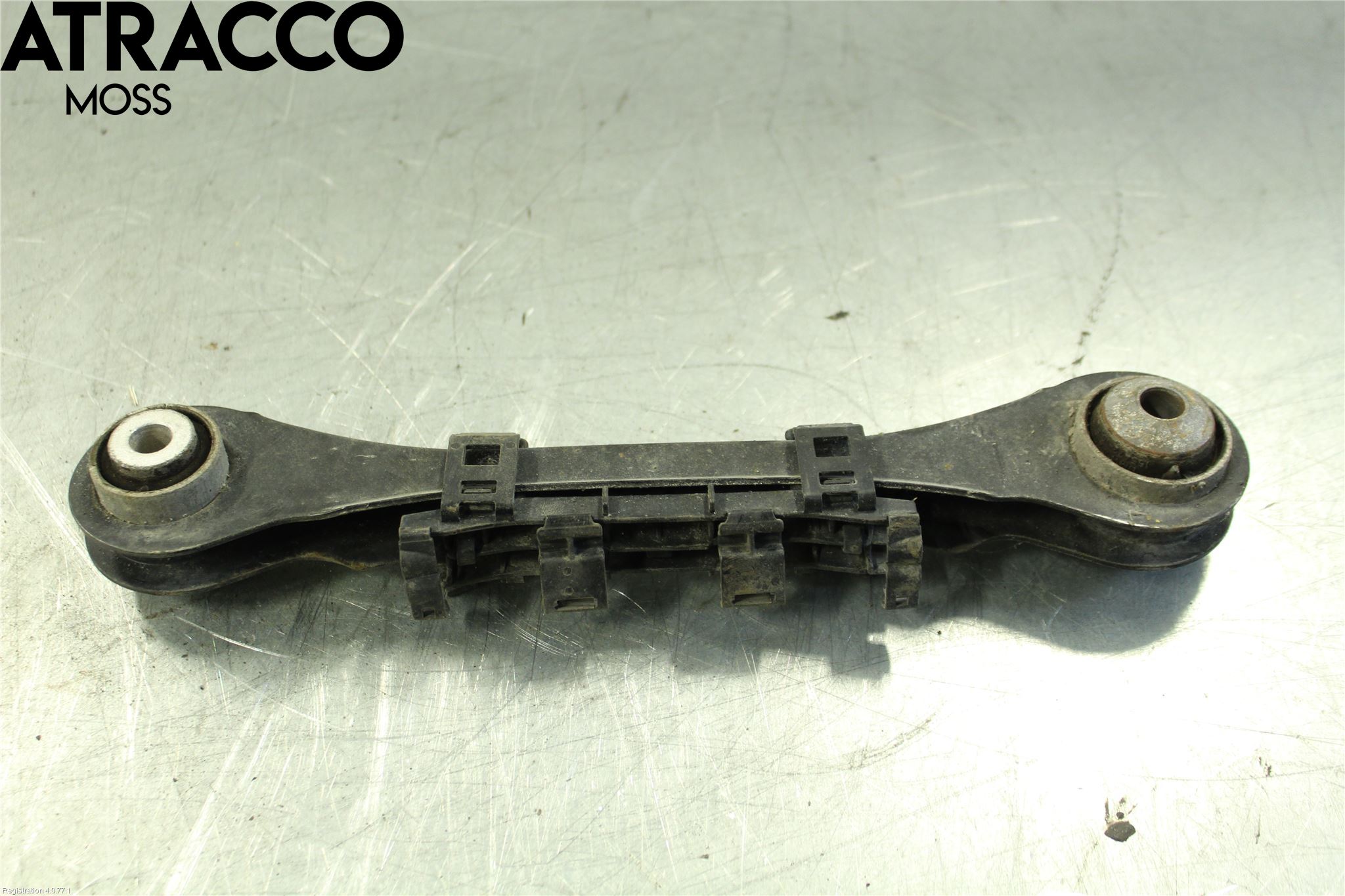 BMW 3 F30/F31/F80 12-19 Bärarm Bak Övre Höger