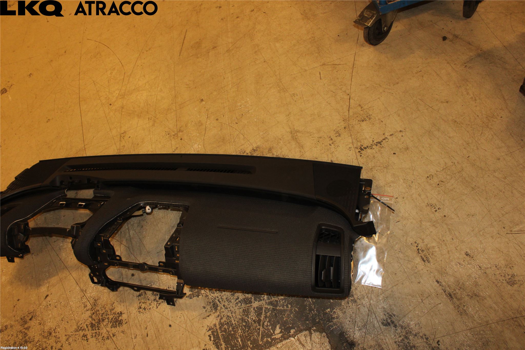 Toyota bZ4X EA10 22- Instrumentbräda
