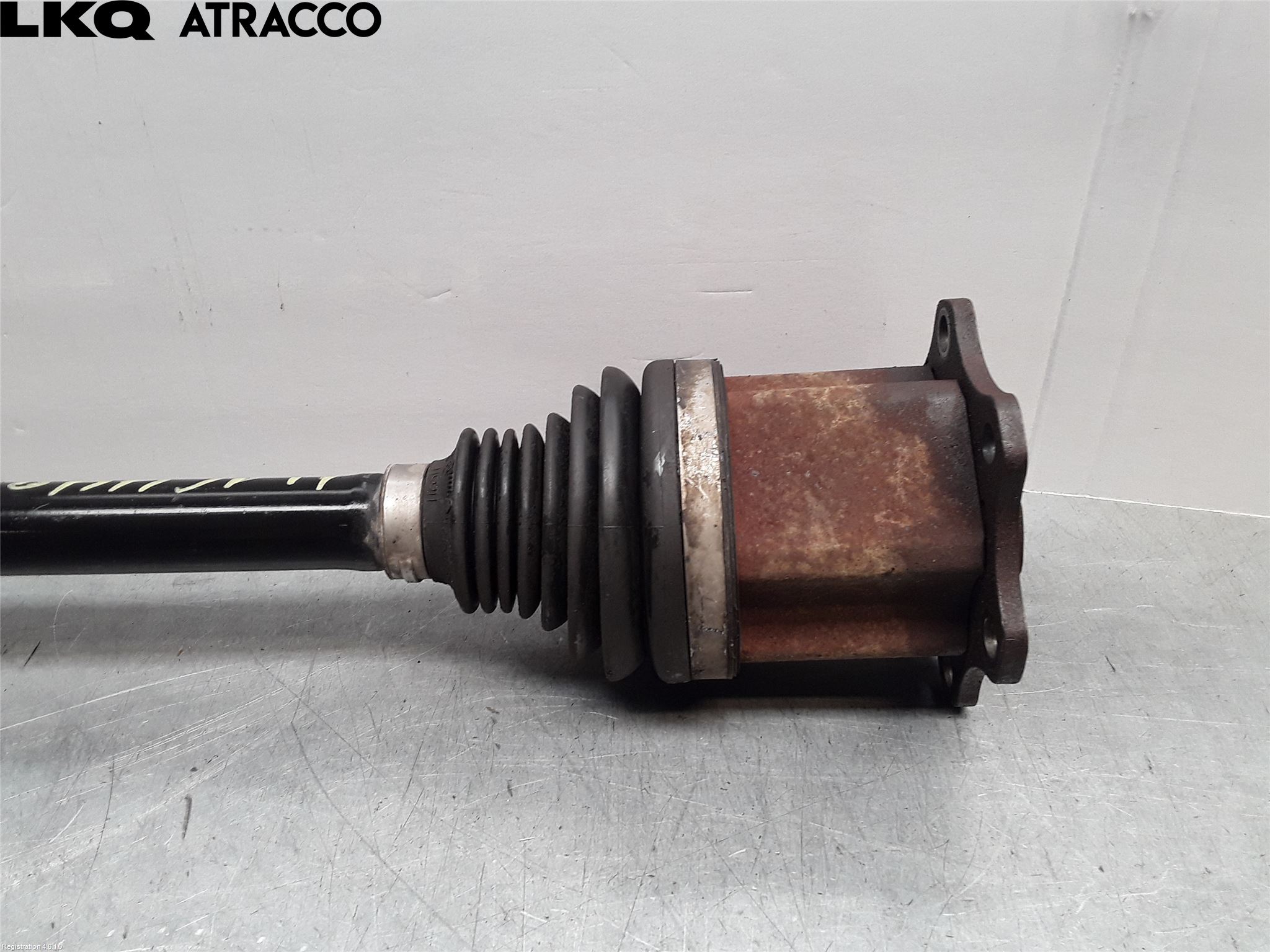 Volkswagen VW PASSAT 11-14 Drivaxel Bak Höger