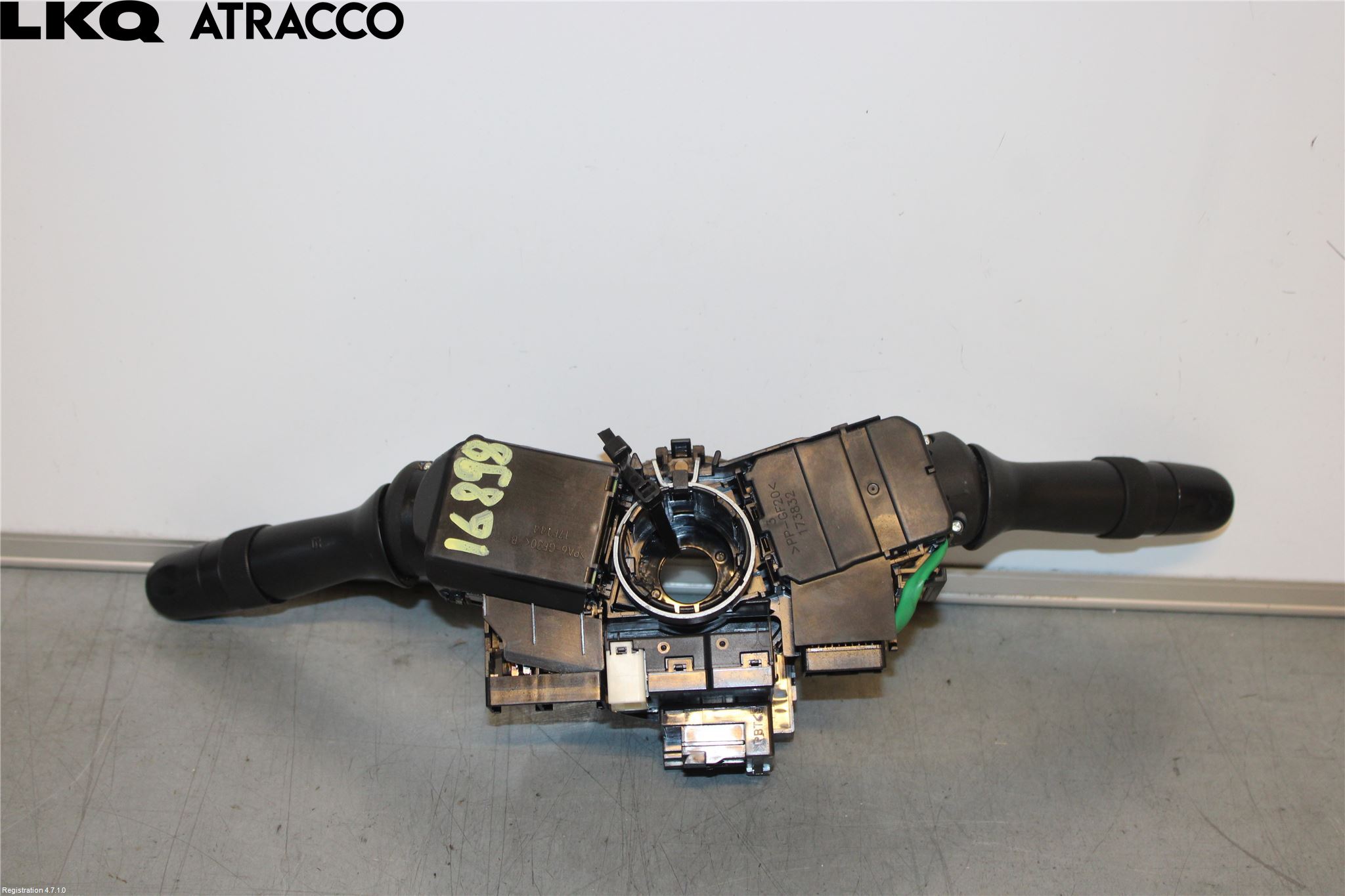Toyota YARIS XP130 15-20 Spakcentral