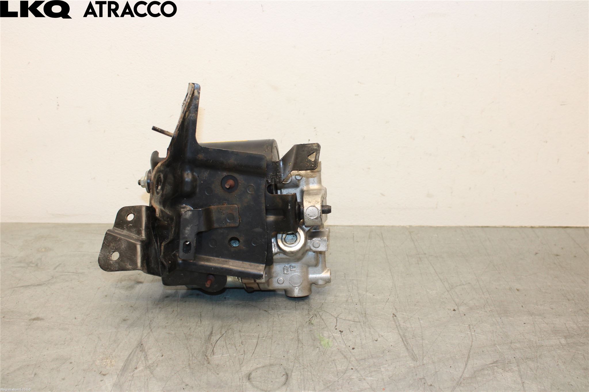 Toyota YARIS XP130 12-14 Bromskraftregulator