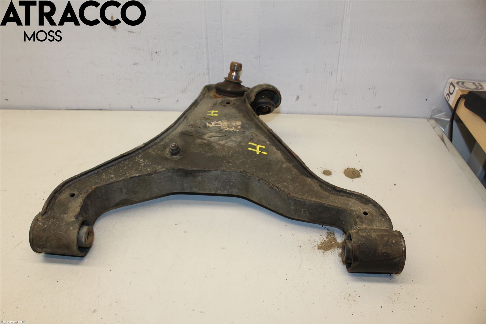Nissan NAVARA 05-16 Bärarm Fram Undre Hö