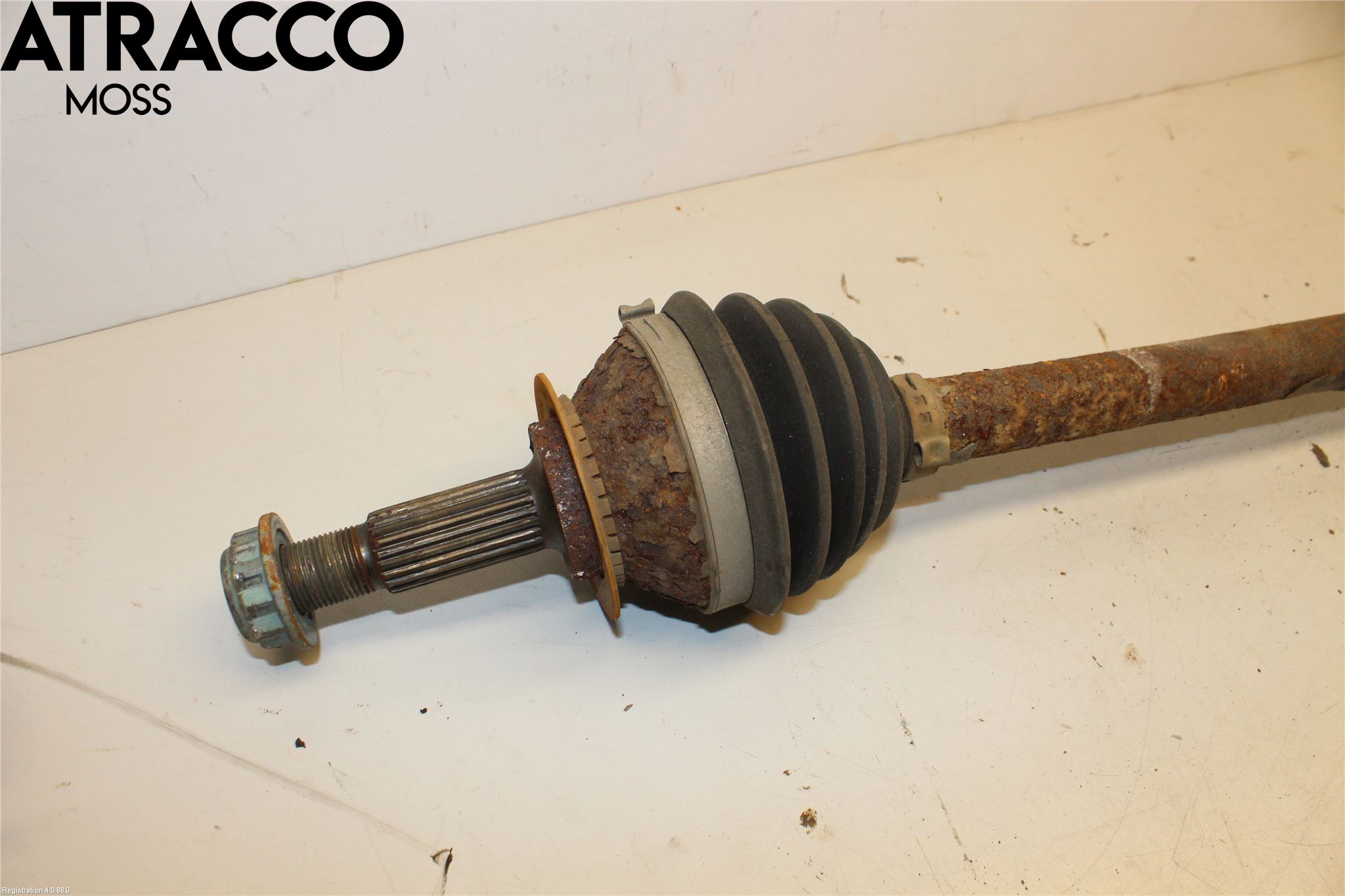 Volkswagen VW UP! / E-UP! Drivaxel Fram Höger