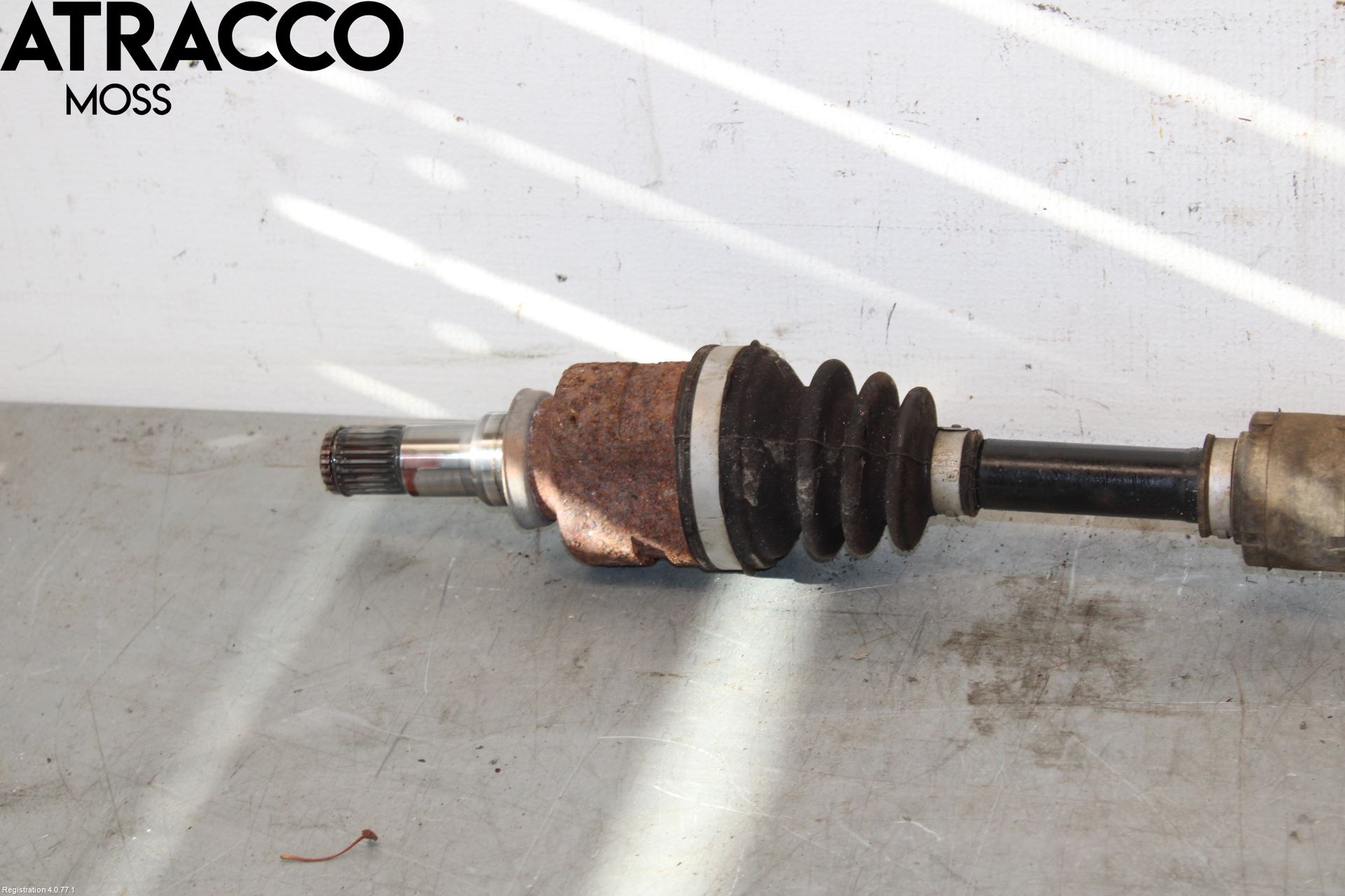 Toyota YARIS XP130 12-14 Drivaxel Fram Höger