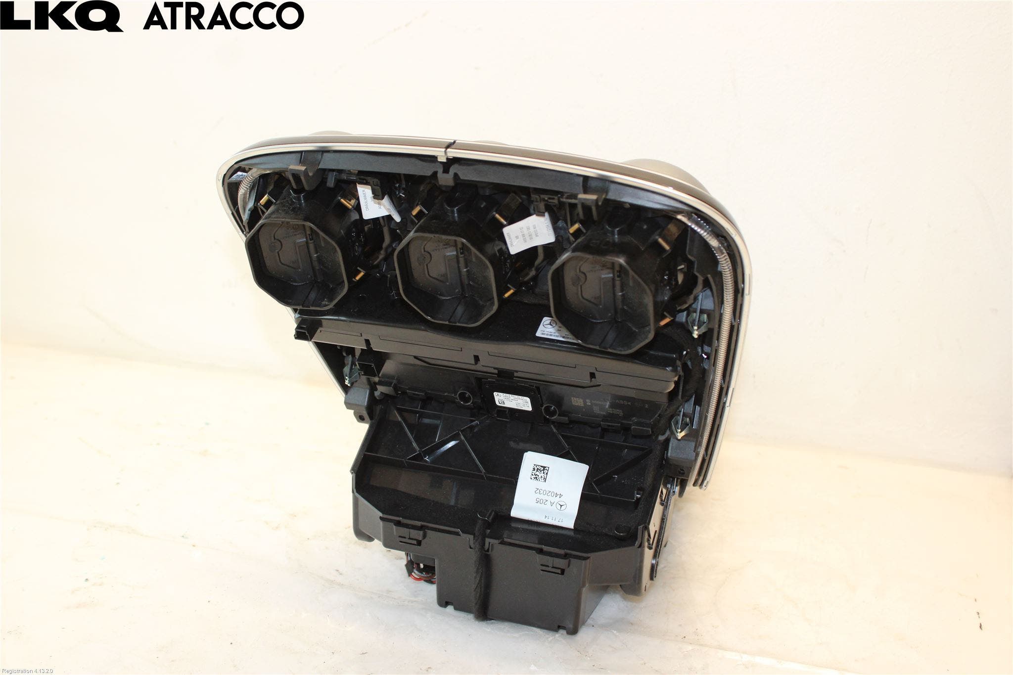 Mercedes-Benz MB C-KLASS (W205) 14-21 Instrumentkonsoll Mitt