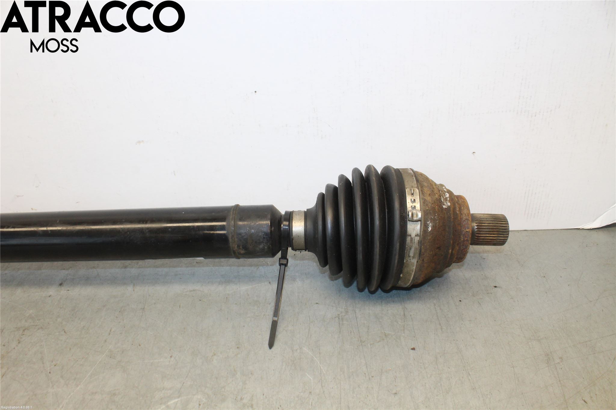 Volkswagen VW CADDY 16-20 Drivaxel Fram Höger