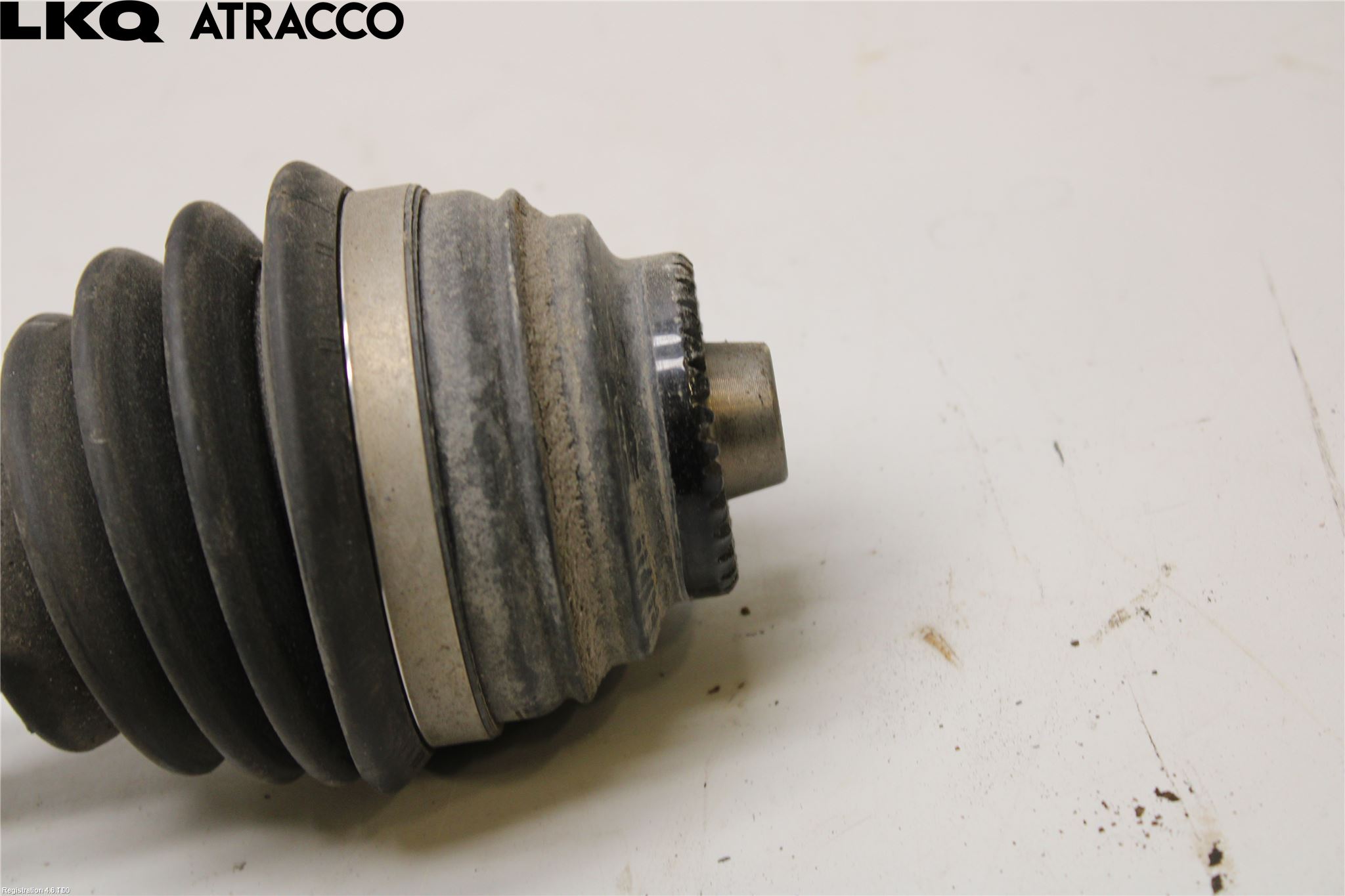 BMW 3 F30/F31/F80 12-19 Drivaxel Fram Vänster