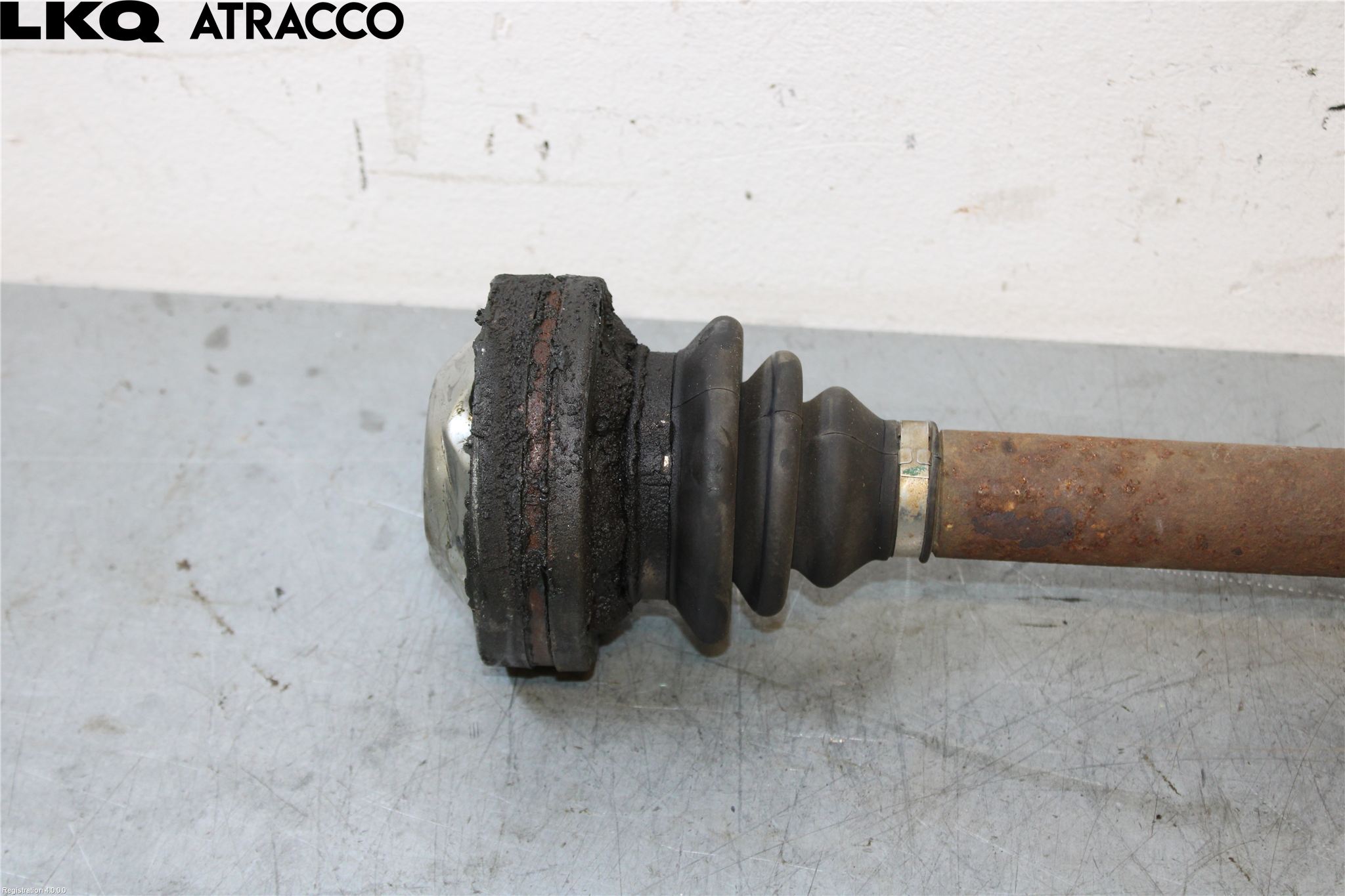 Volkswagen VW TRANSP/CARAVELLE (T5) 04-15 Drivaxel Bak Vänster