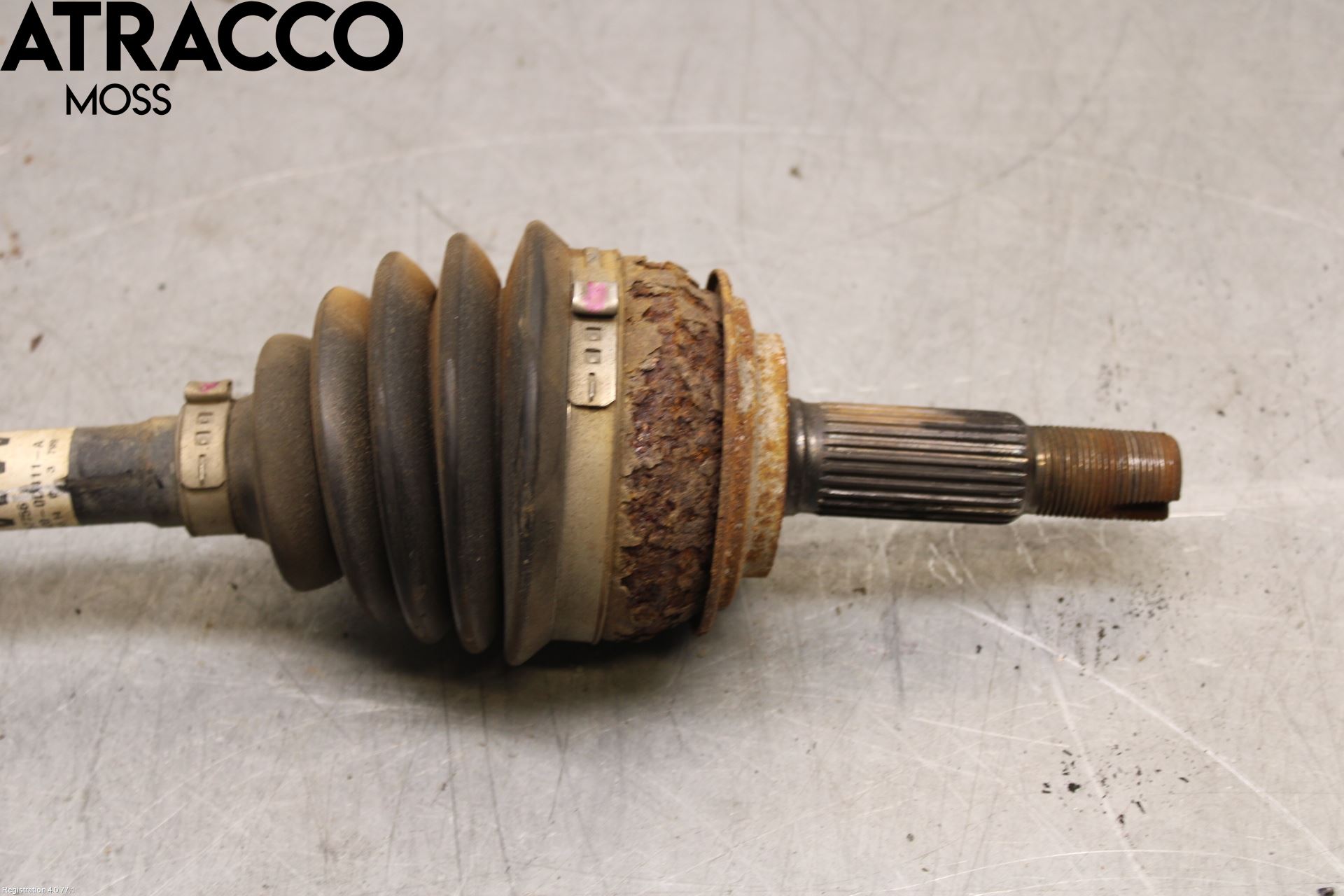 Toyota YARIS XP130 12-14 Drivaxel Fram Vänster