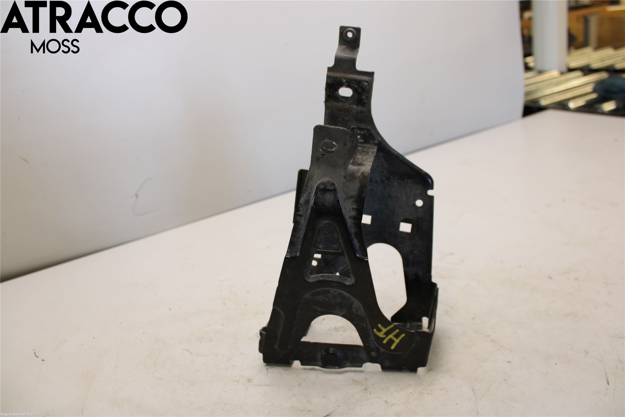 BMW 5 F10/F11/F18 09-17 Strålkast Fästsarg