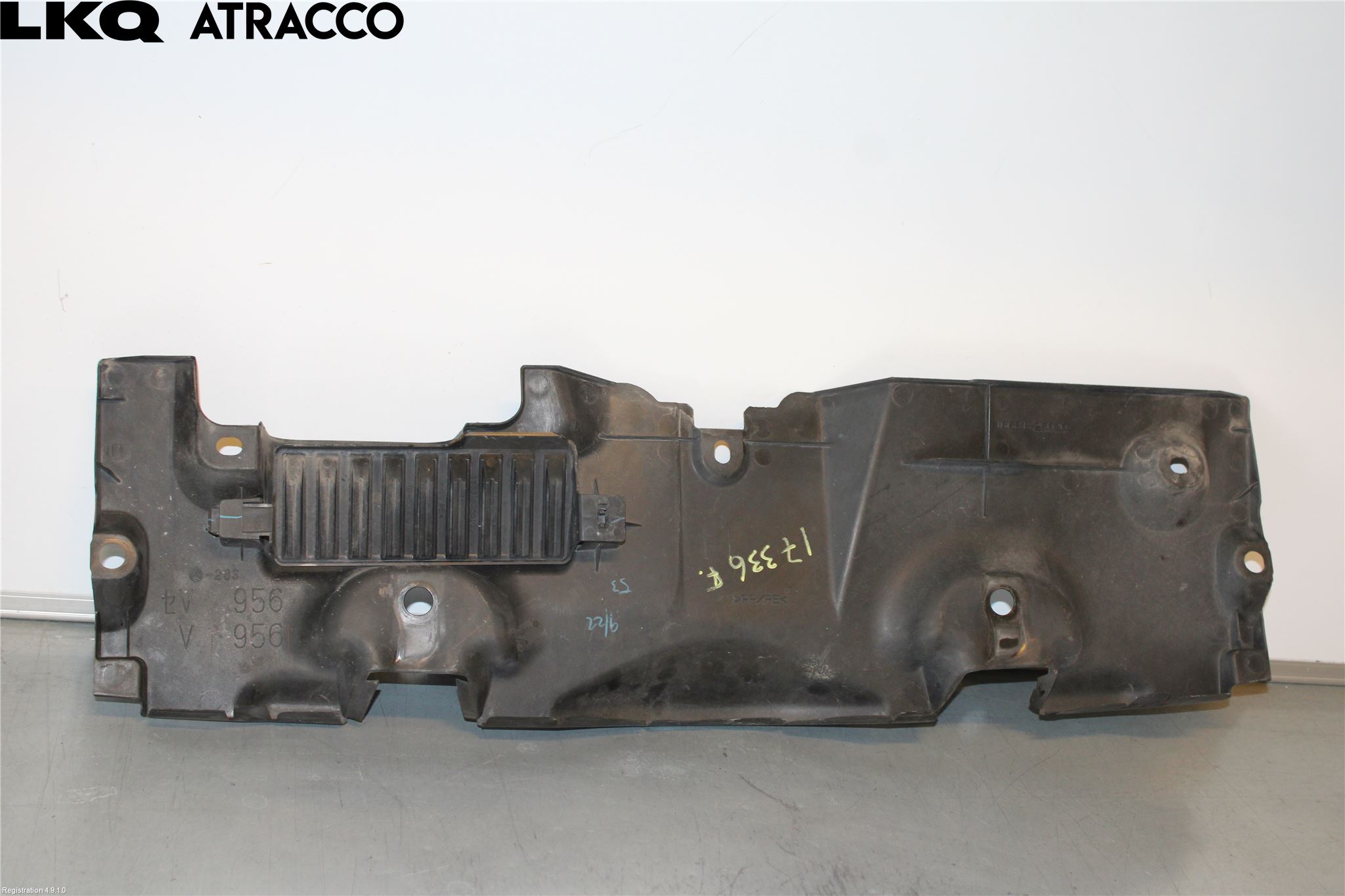 Toyota RAV4 19- Täckplast Front