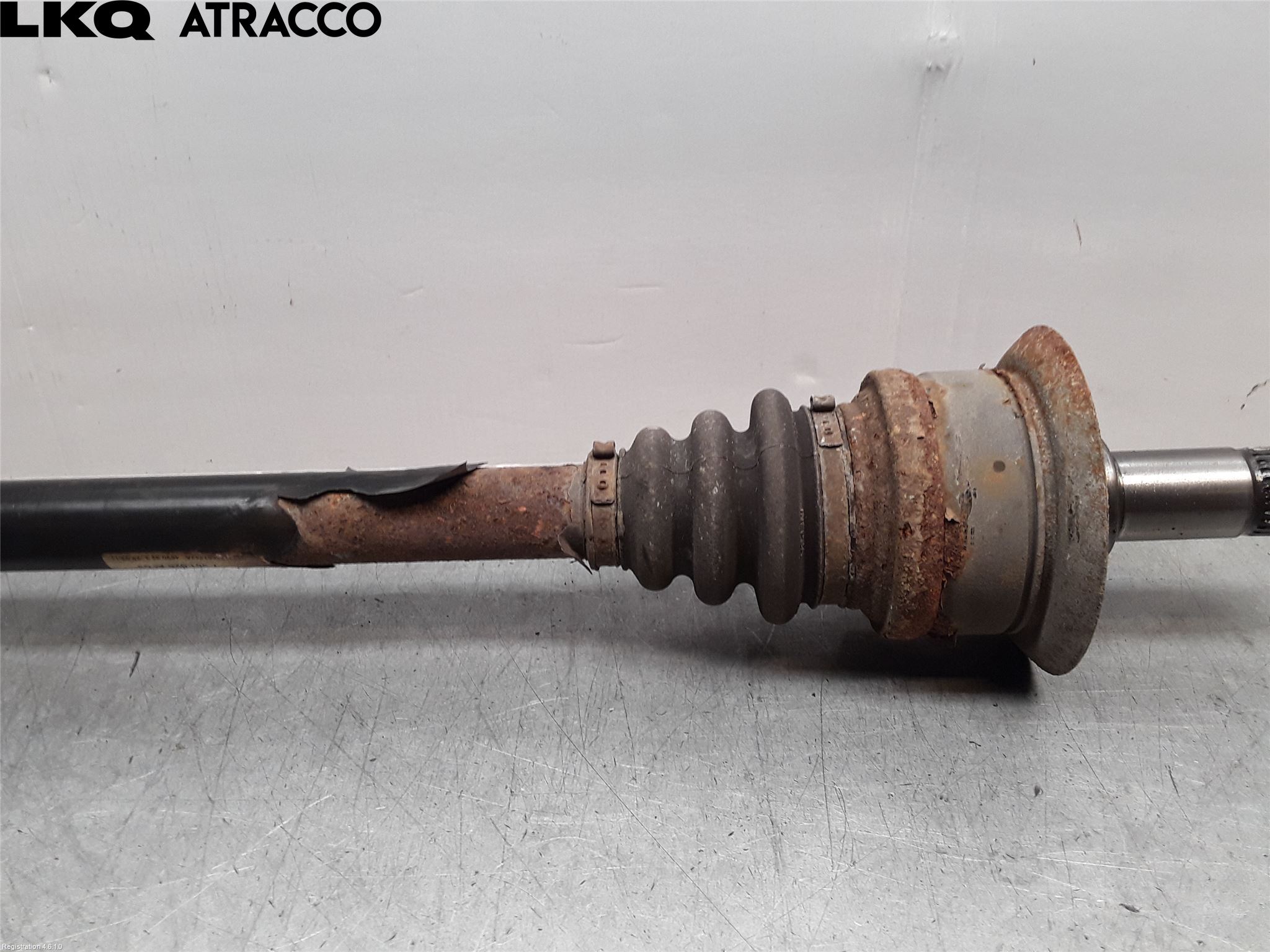 BMW 5 F10/F11/F18 09-17 Drivaxel Bak Höger