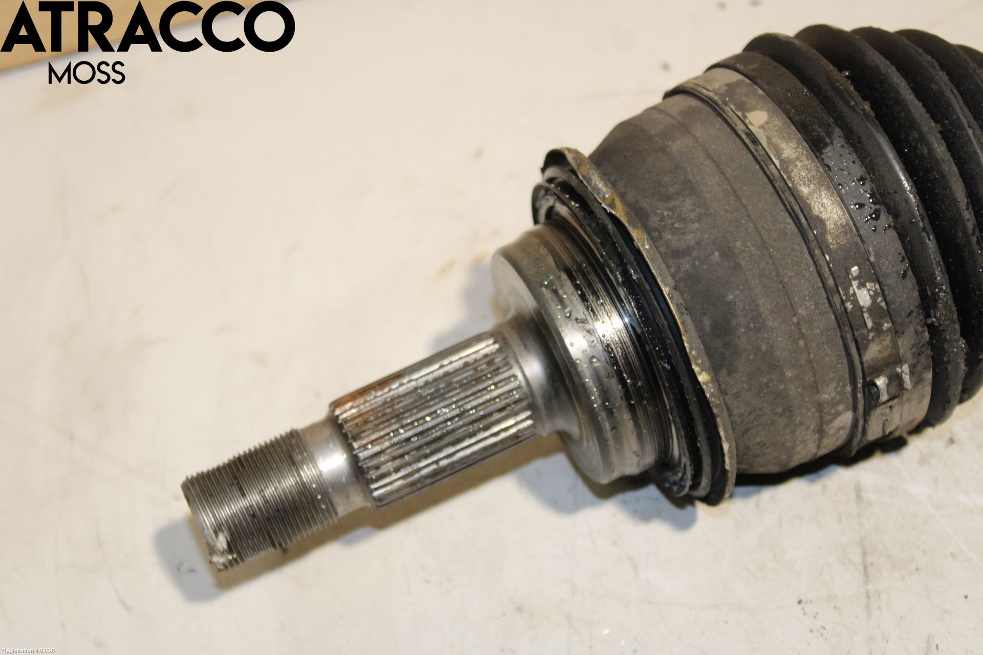 Toyota HILUX 16- Drivaxel Fram Höger