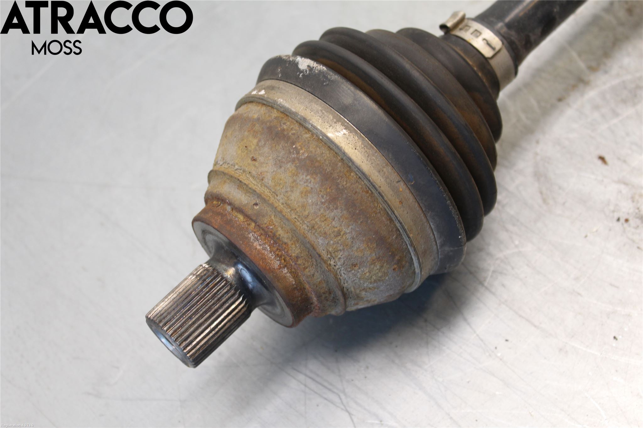 Volkswagen VW CADDY 16-20 Drivaxel Fram Höger
