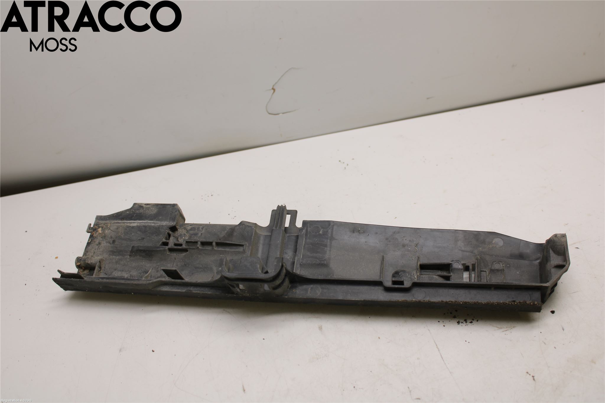 BMW 3 E90/91 SED/TOU 05-12 Kylarfäste-Ram-Balk
