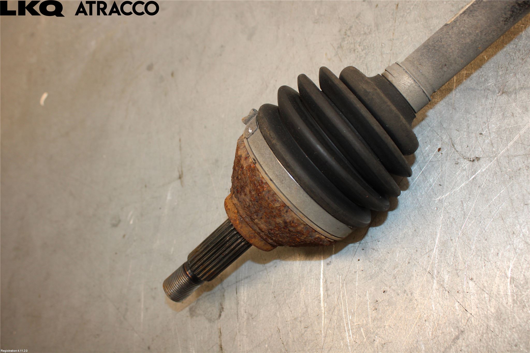 Volkswagen VW UP! / E-UP! Drivaxel Fram Höger