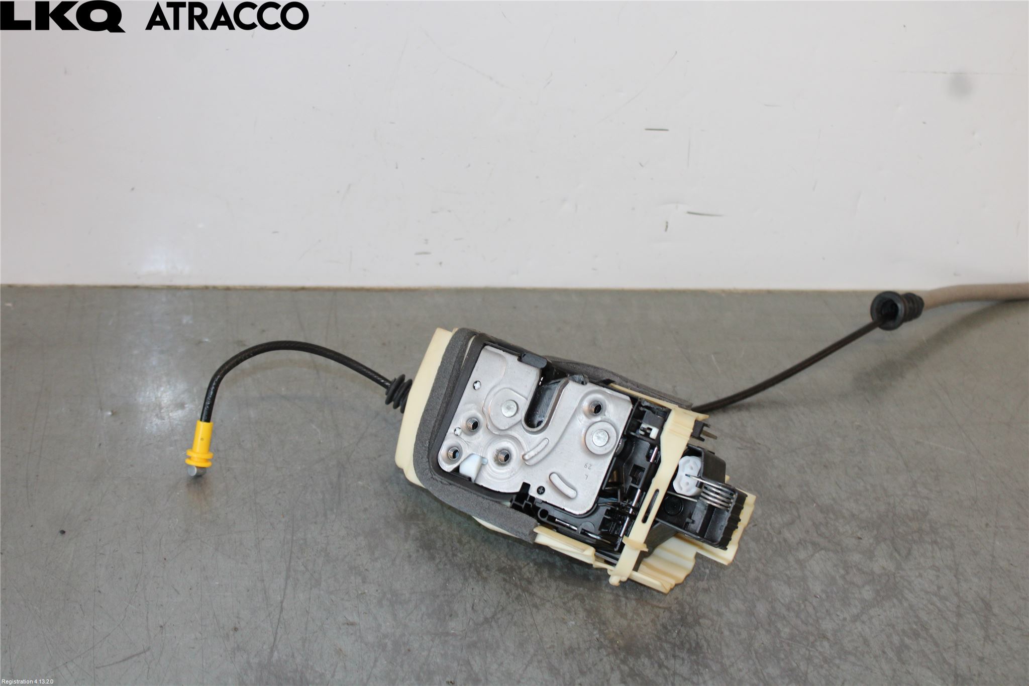 Volvo XC40/RECHARGE 18- Låskista-Dörrlås